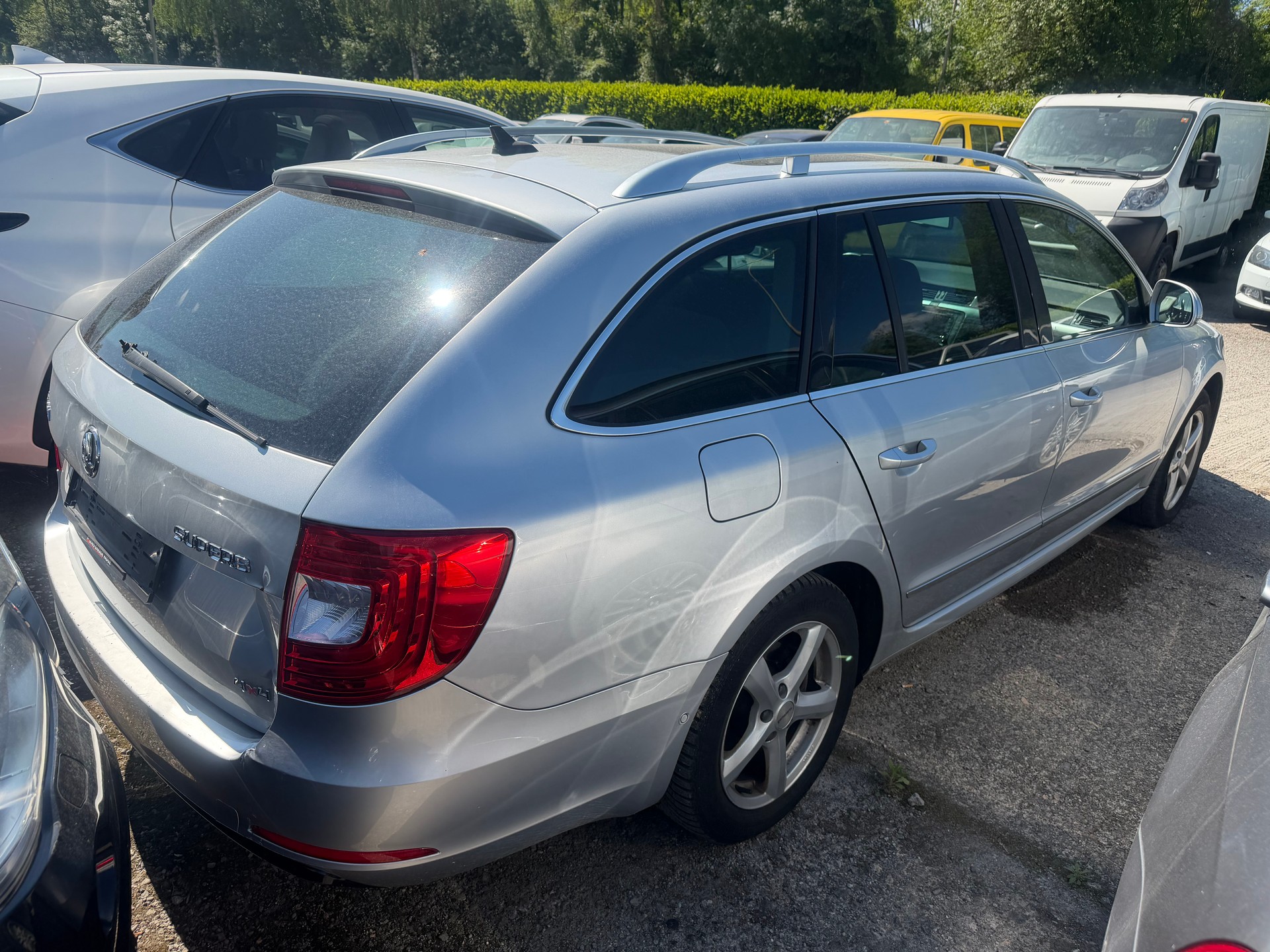SKODA Superb Combi 2.0 TDi Elegance 4x4 DSG-image-2