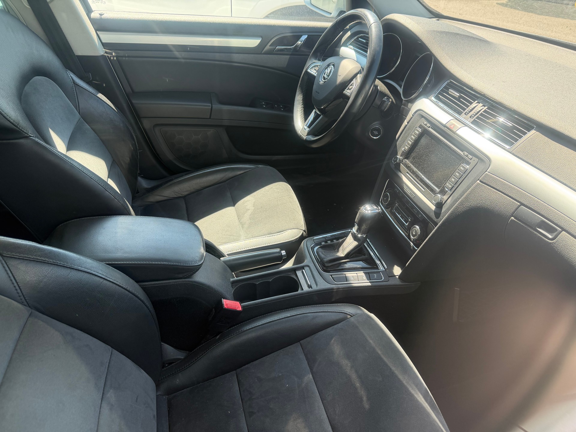 SKODA Superb Combi 2.0 TDi Elegance 4x4 DSG-image-4