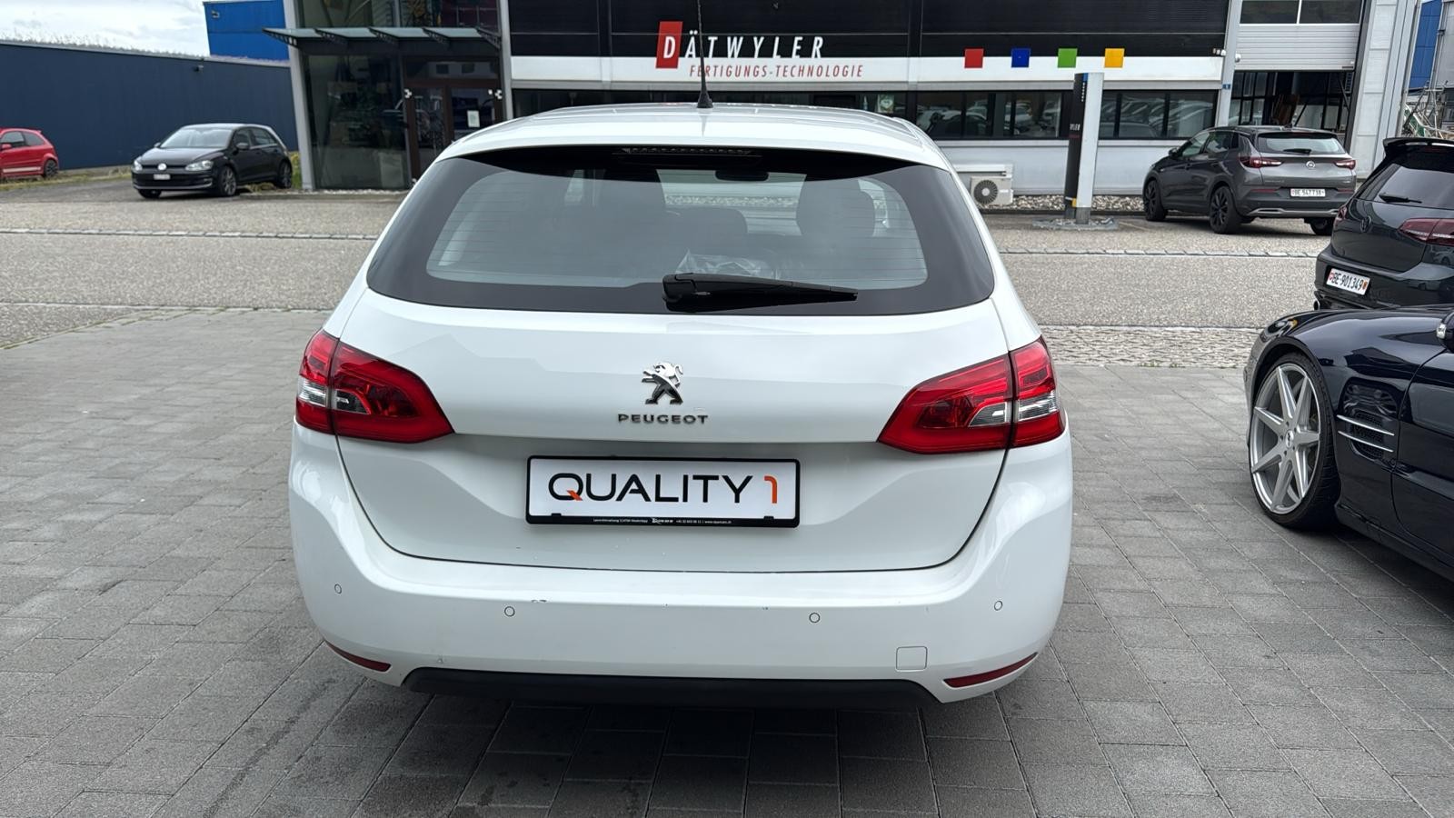 PEUGEOT 308 SW 1.6 BlueHDI Allure-image-10