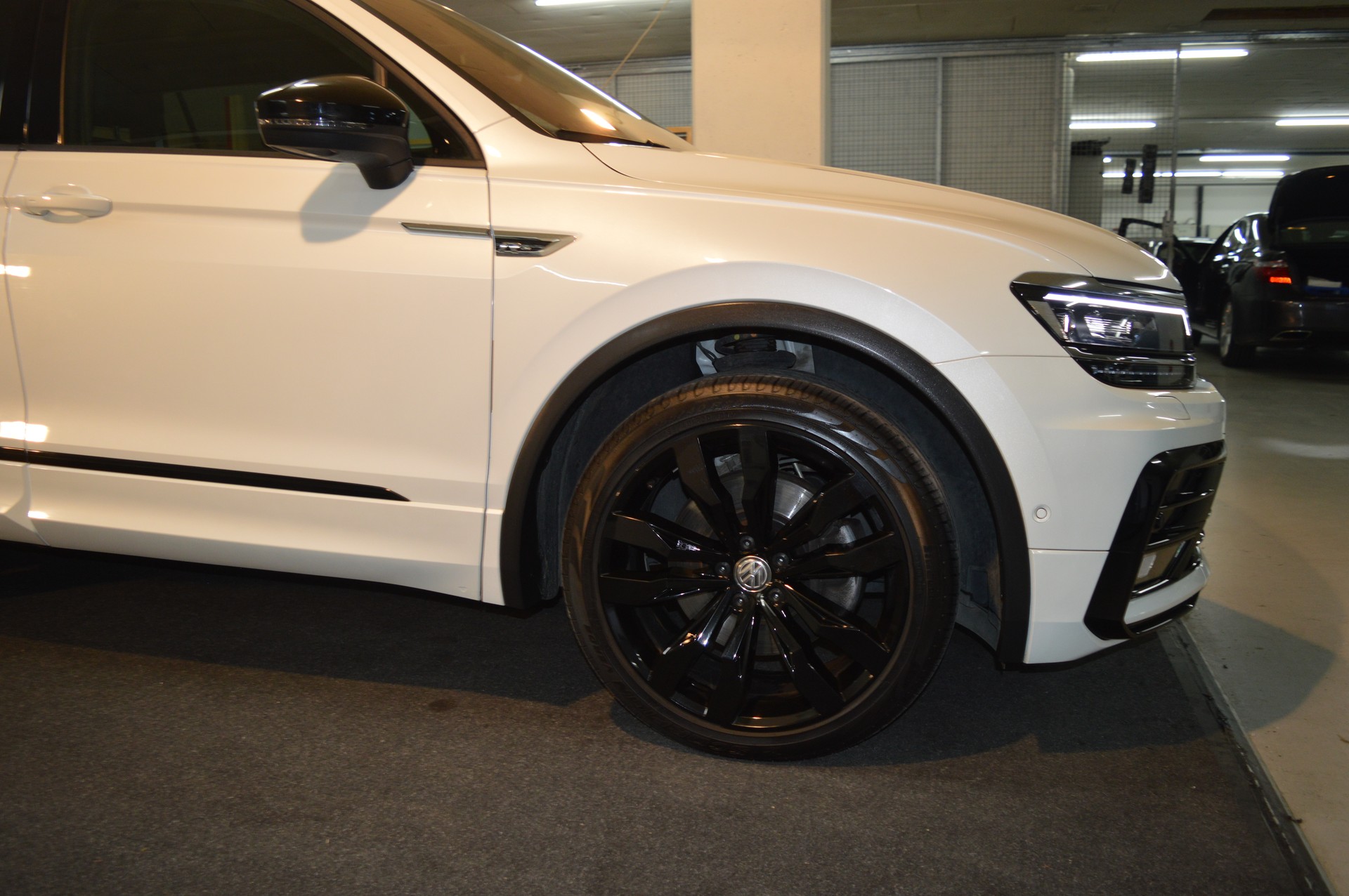 VW Tiguan 2.0TSI Highline 4Motion DSG-image-5
