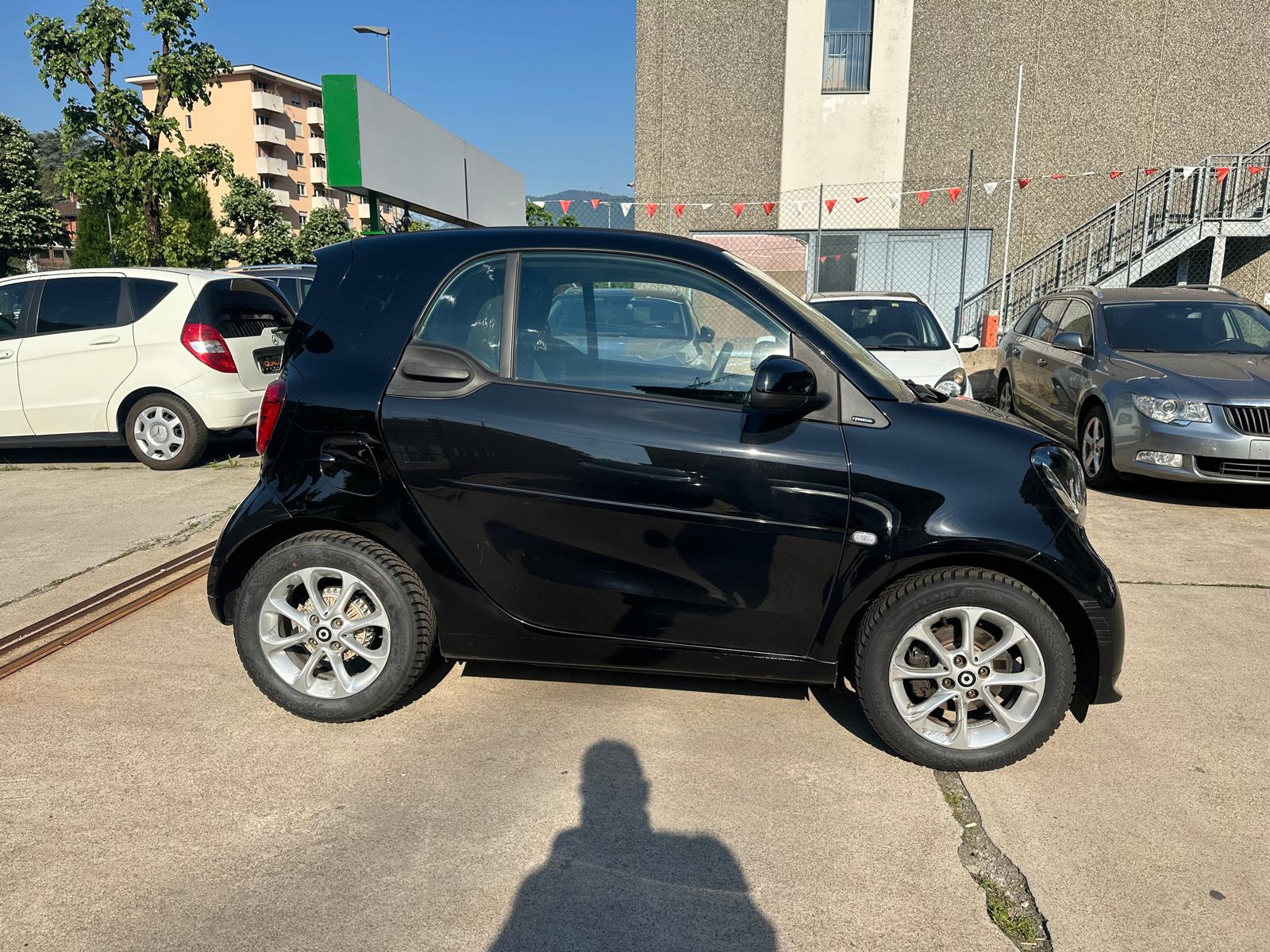 SMART FORTWO-image-2
