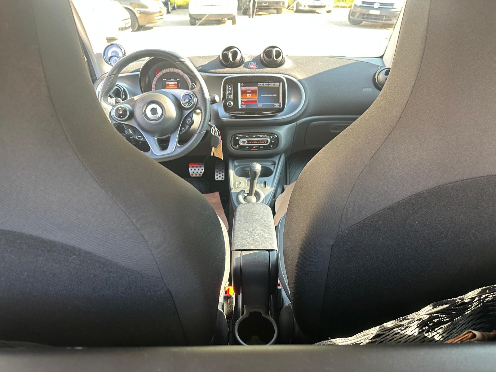 SMART FORTWO-image-10