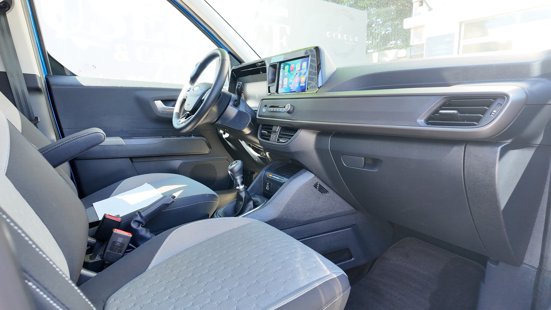 FORD Tourneo Courier 1.0 EcoBoost Titanium-image-15