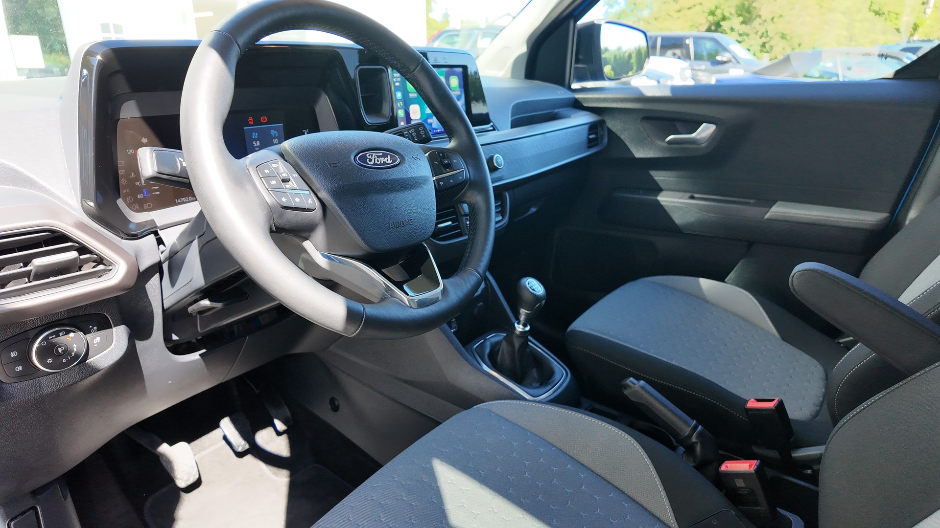 FORD Tourneo Courier 1.0 EcoBoost Titanium-image-9