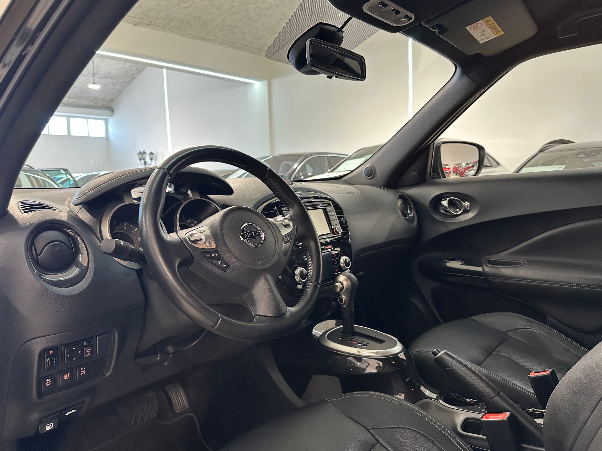 NISSAN Juke 1.6 tekna Xtronic CVT-image-1