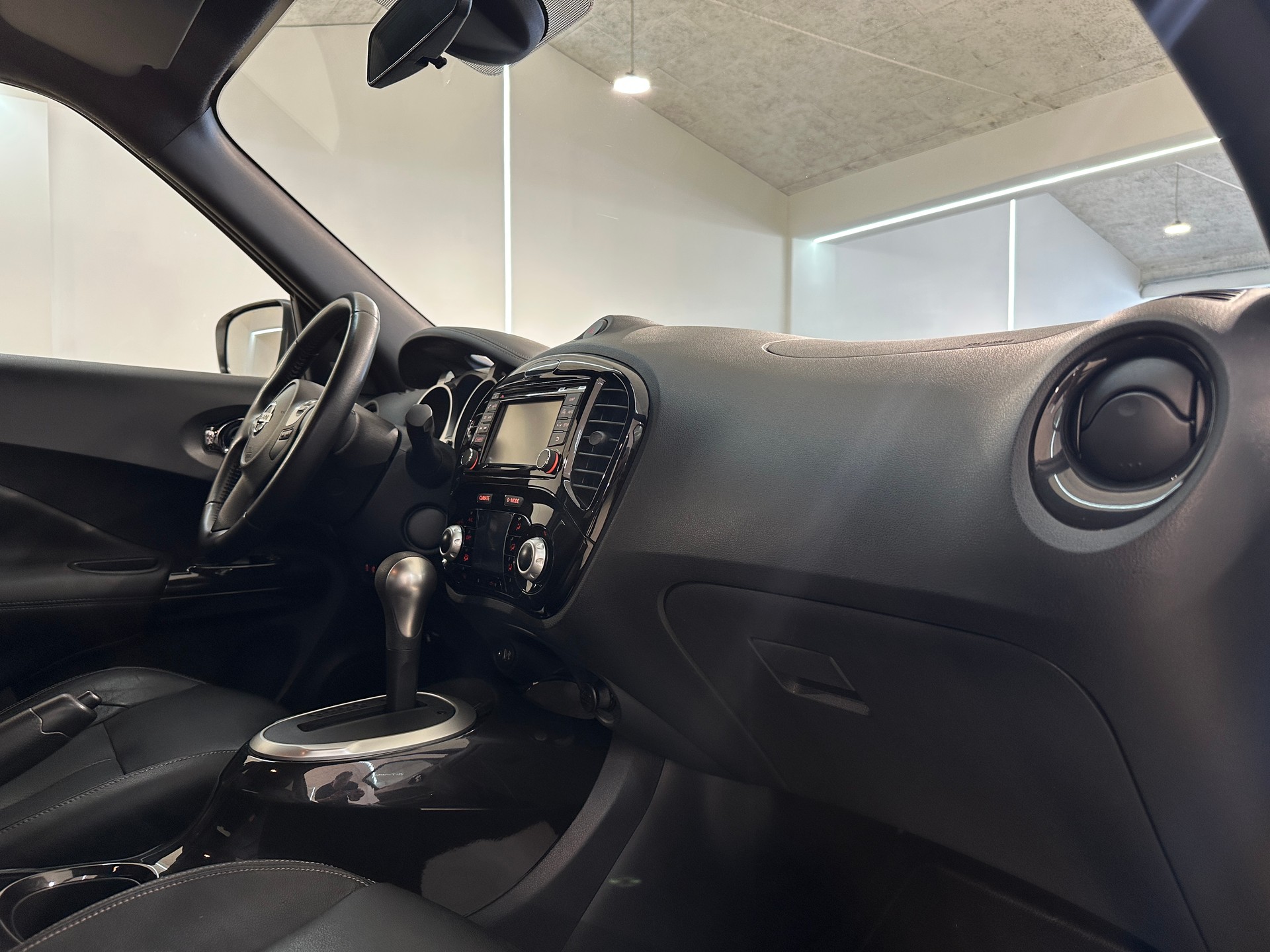 NISSAN Juke 1.6 tekna Xtronic CVT-image-14