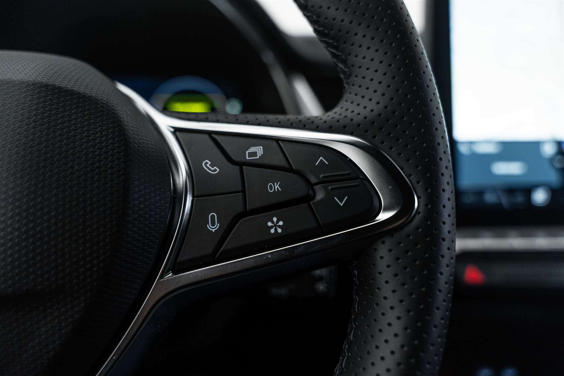 RENAULT Captur 1.8 E-Tech 160 Techno DHT-Automat-image-15