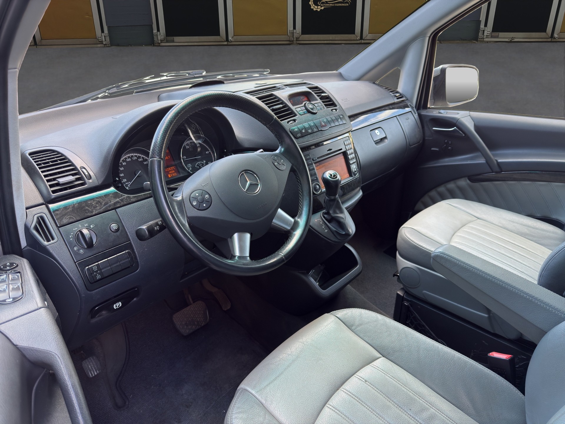 MERCEDES-BENZ Viano 2.2 CDI Blue Efficiency Ambiente L 4matic-image-8