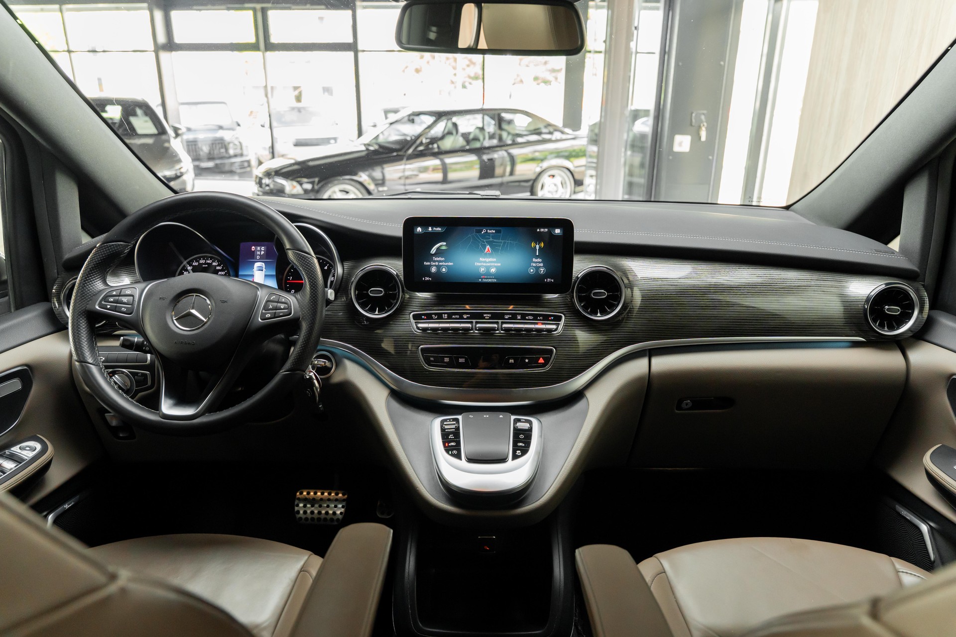 MERCEDES-BENZ V 250 d extralang Avantgarde 4Matic 9G-Tronic-showroom-element-2