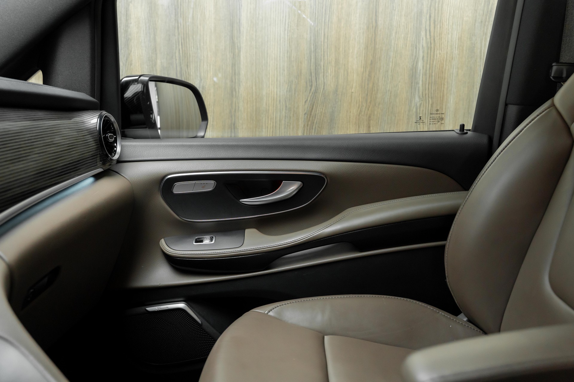 MERCEDES-BENZ V 250 d extralang Avantgarde 4Matic 9G-Tronic-image-17