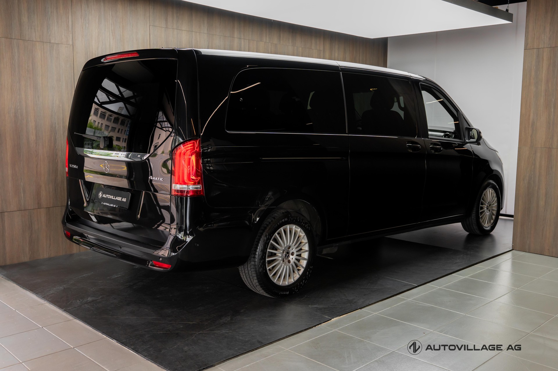 MERCEDES-BENZ V 250 d extralang Avantgarde 4Matic 9G-Tronic-showroom-element-1