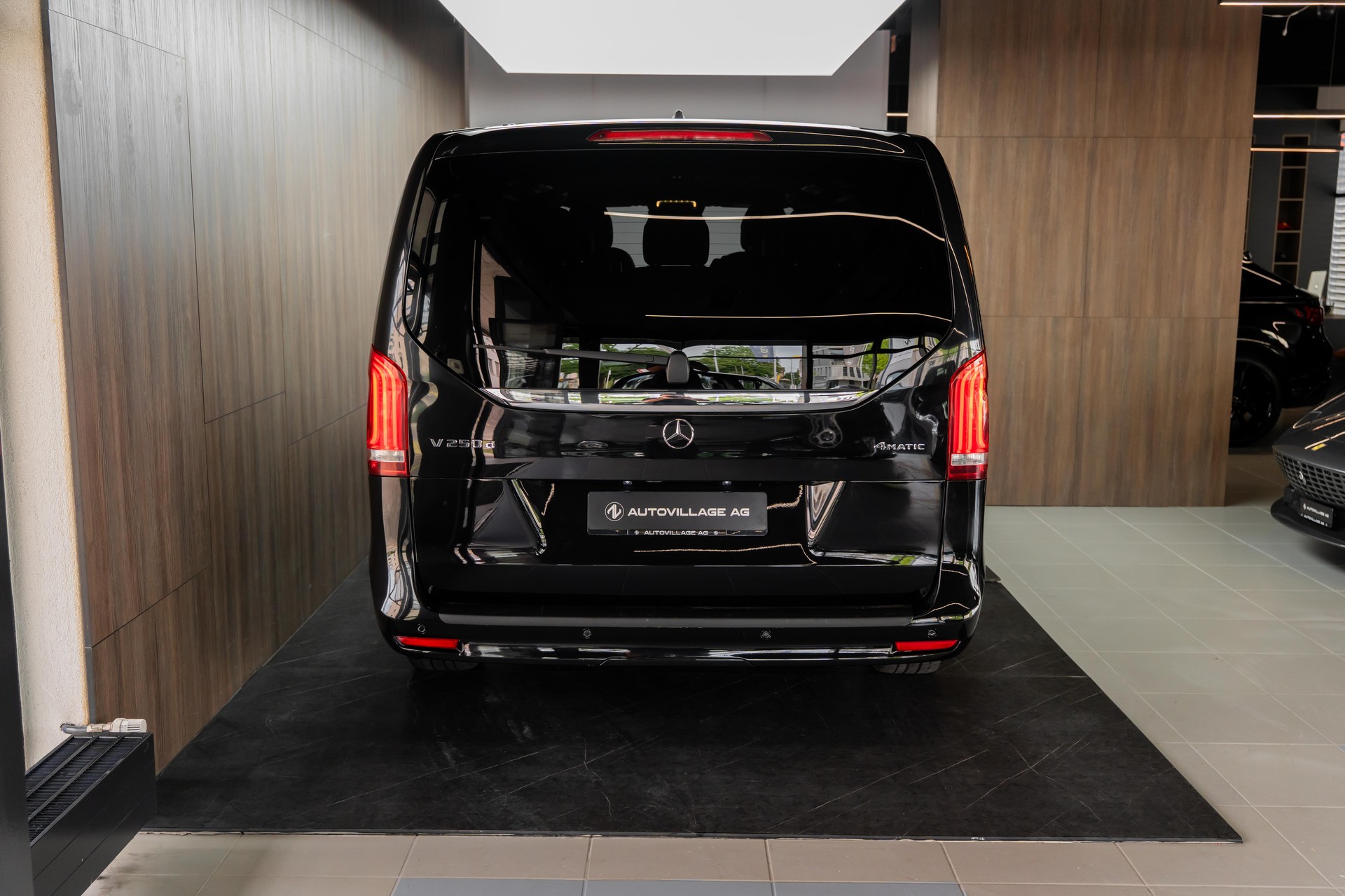 MERCEDES-BENZ V 250 d extralang Avantgarde 4Matic 9G-Tronic-image-31