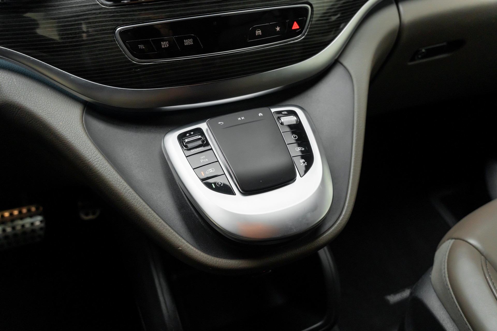 MERCEDES-BENZ V 250 d extralang Avantgarde 4Matic 9G-Tronic-image-14
