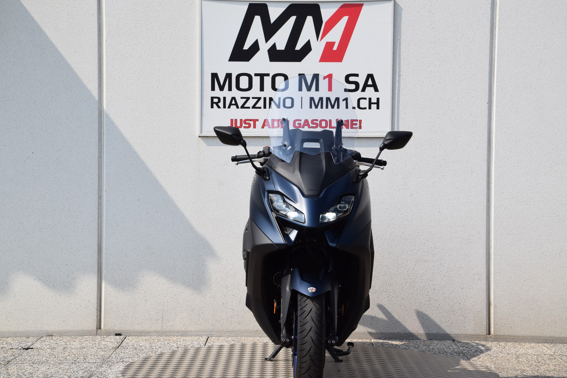 YAMAHA T-MAX XP 560-image-2