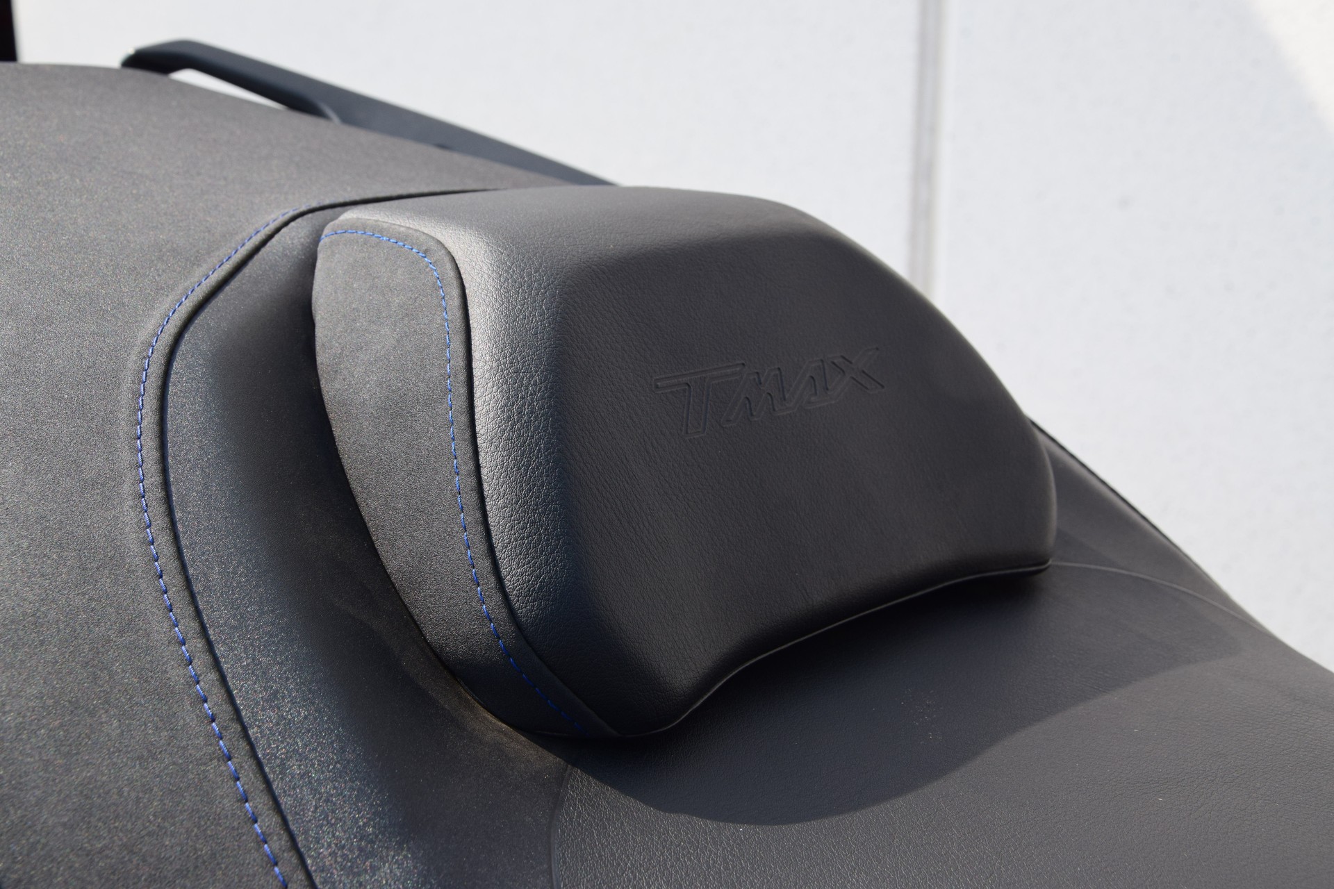 YAMAHA T-MAX XP 560-image-10