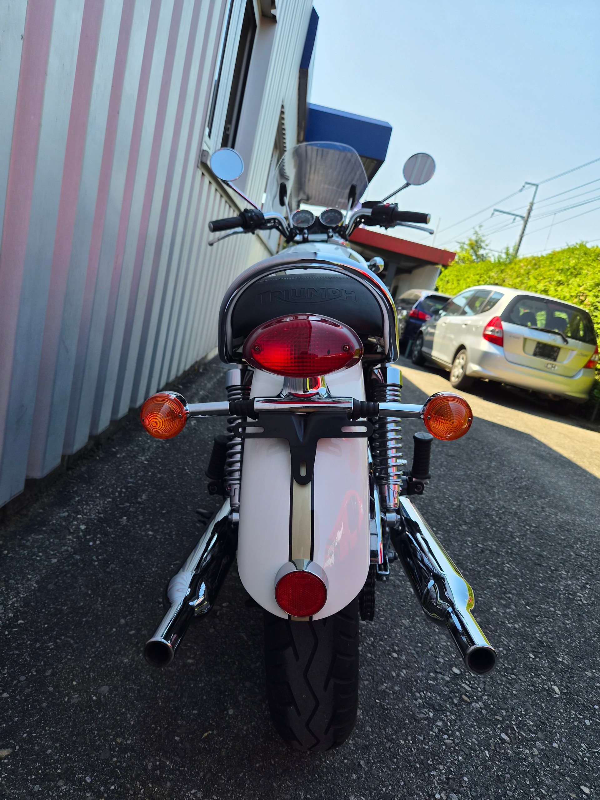TRIUMPH Bonneville 900 i T 100-image-14