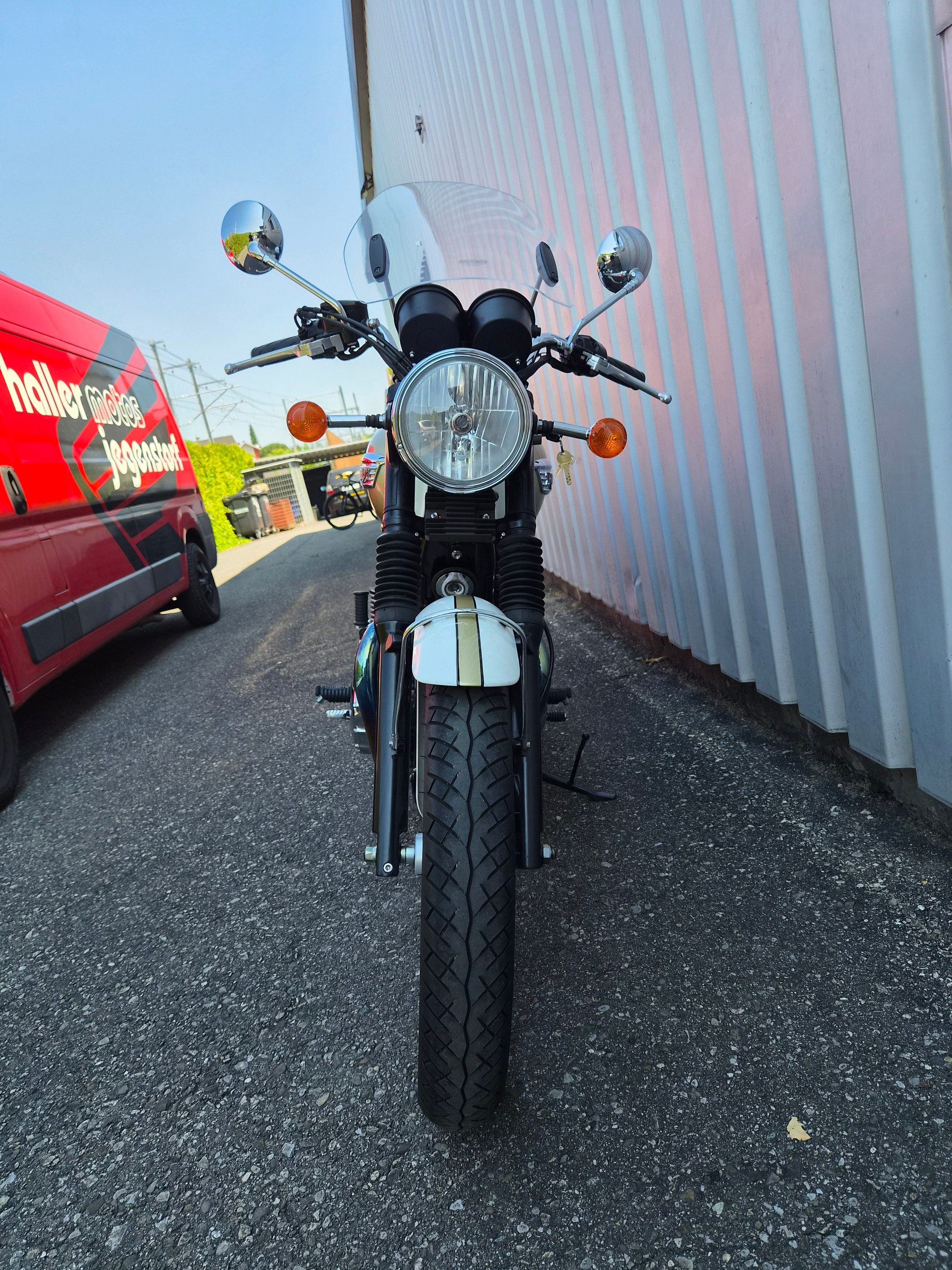 TRIUMPH Bonneville 900 i T 100-image-11