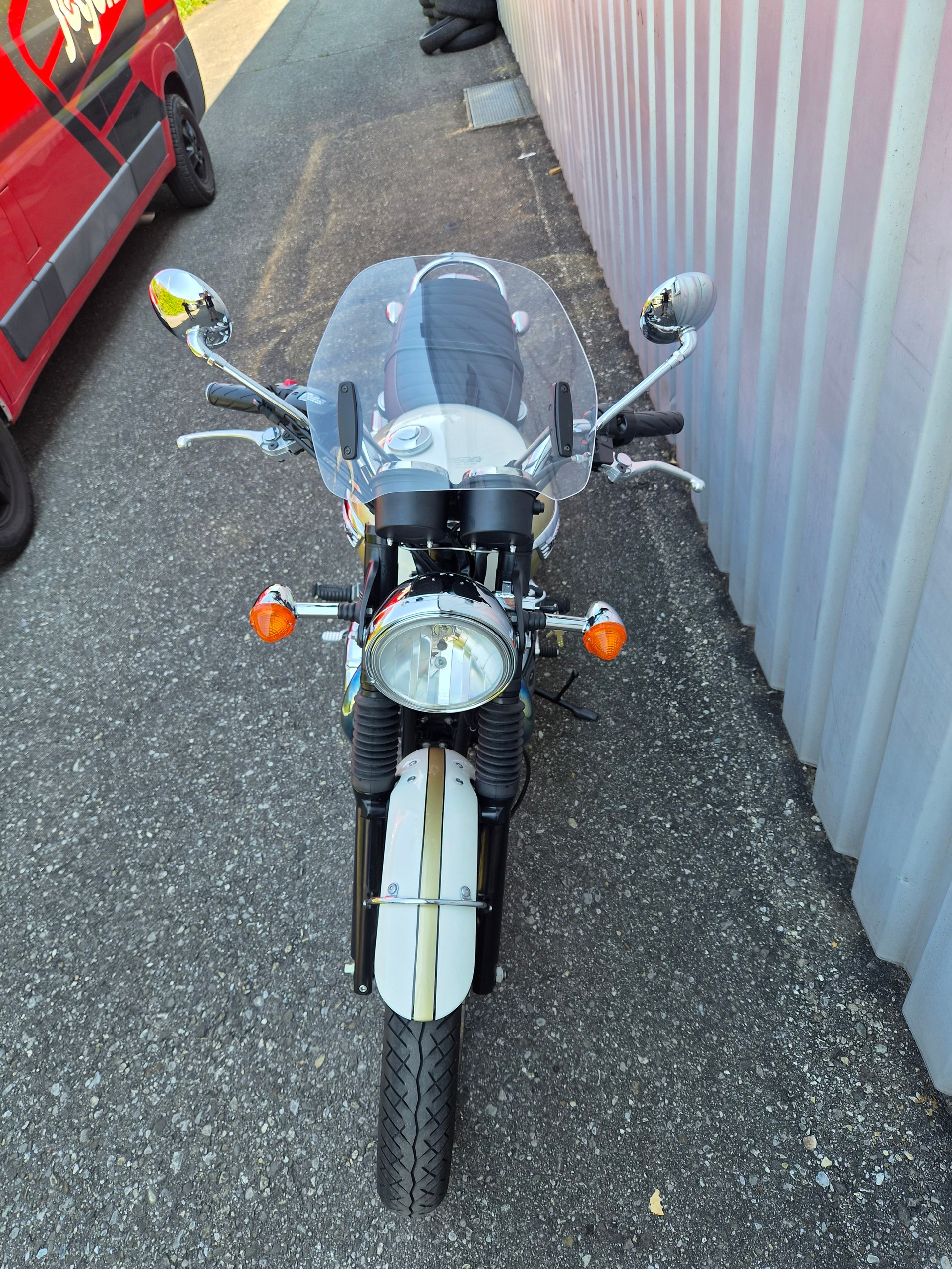 TRIUMPH Bonneville 900 i T 100-image-12