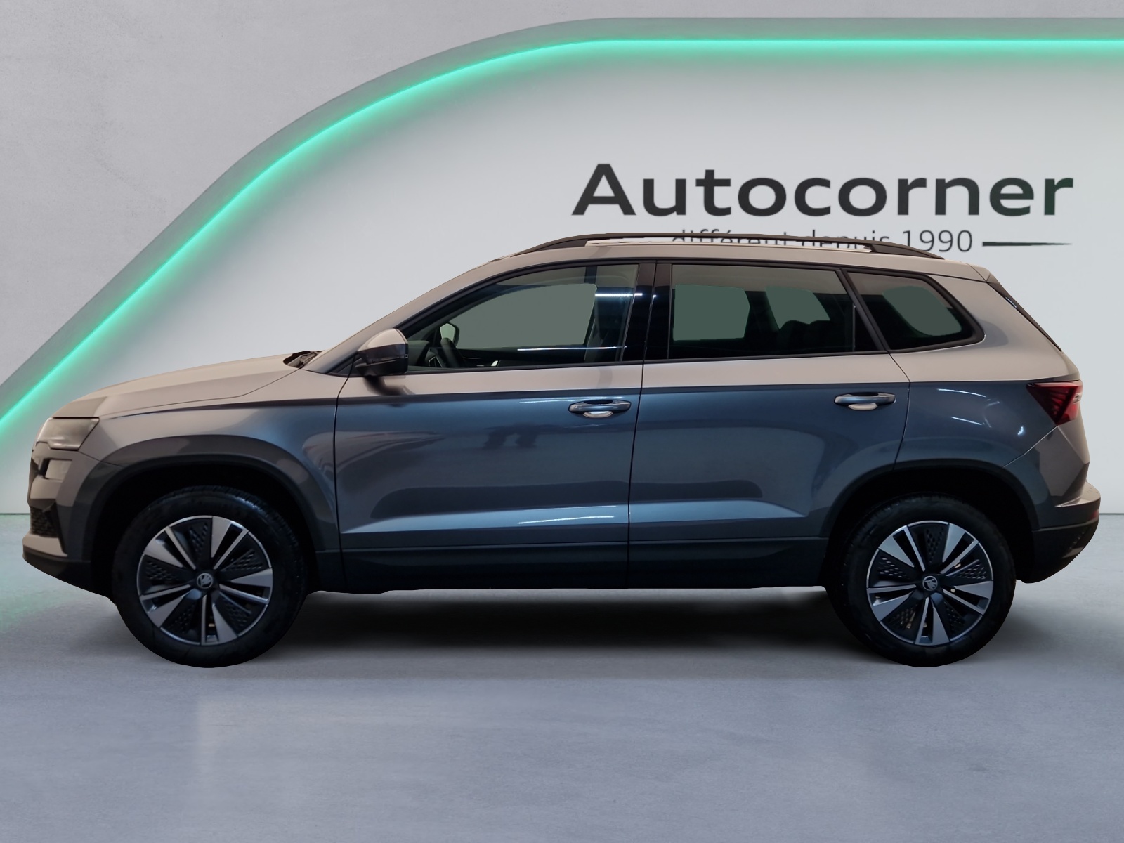 SKODA Karoq 1.5 TSI Dynamic DSG-showroom-element-1
