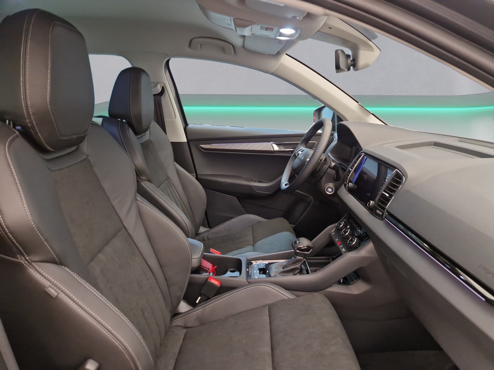 SKODA Karoq 1.5 TSI Dynamic DSG-image-12
