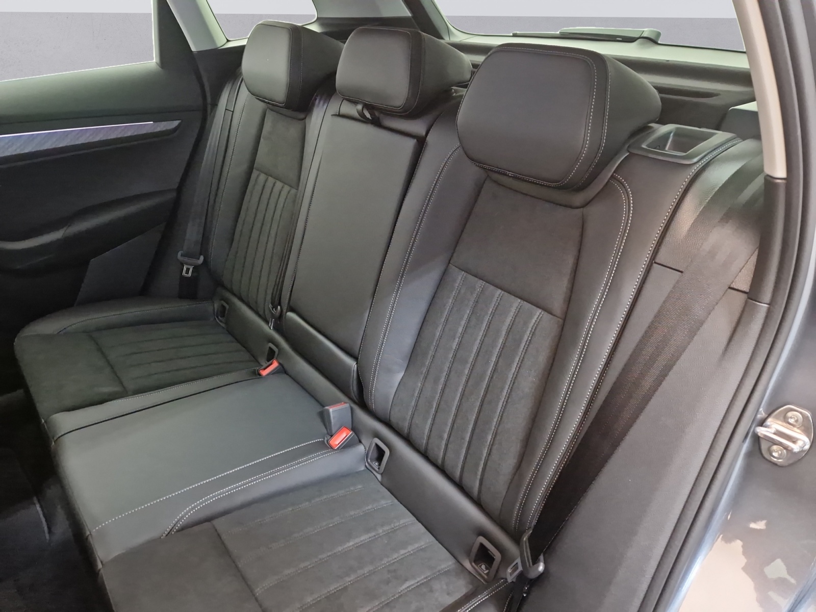 SKODA Karoq 1.5 TSI Dynamic DSG-image-13