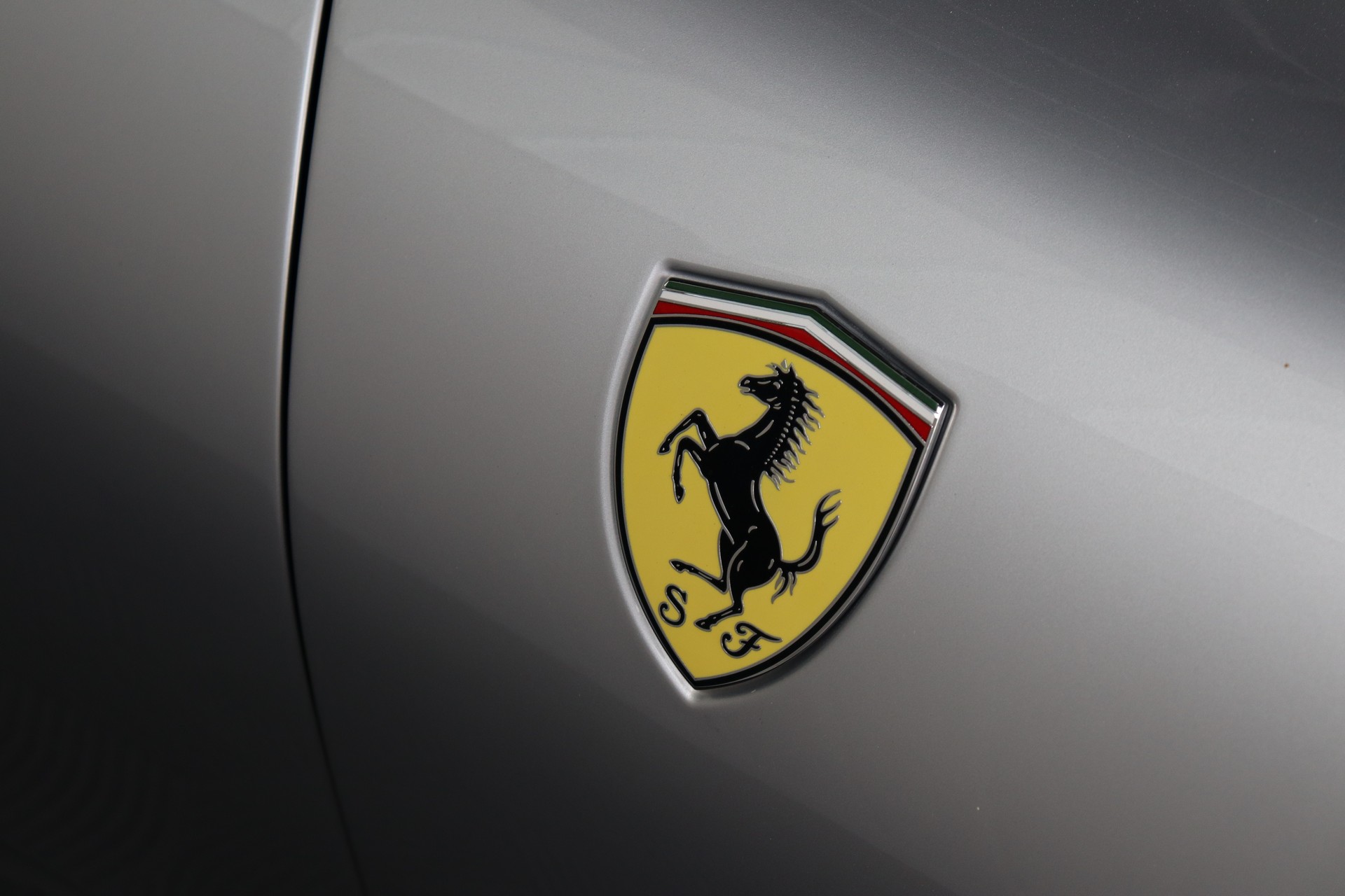FERRARI Roma 3.9 V8 T-showroom-element-3