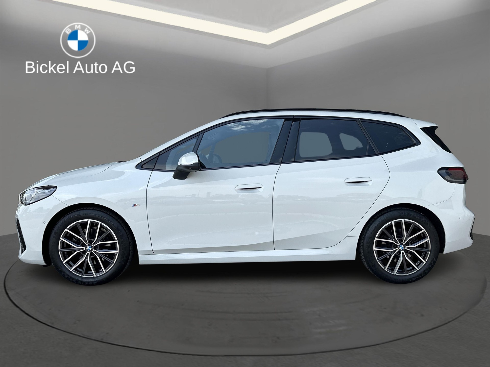 BMW 218d M Sport-showroom-element-3