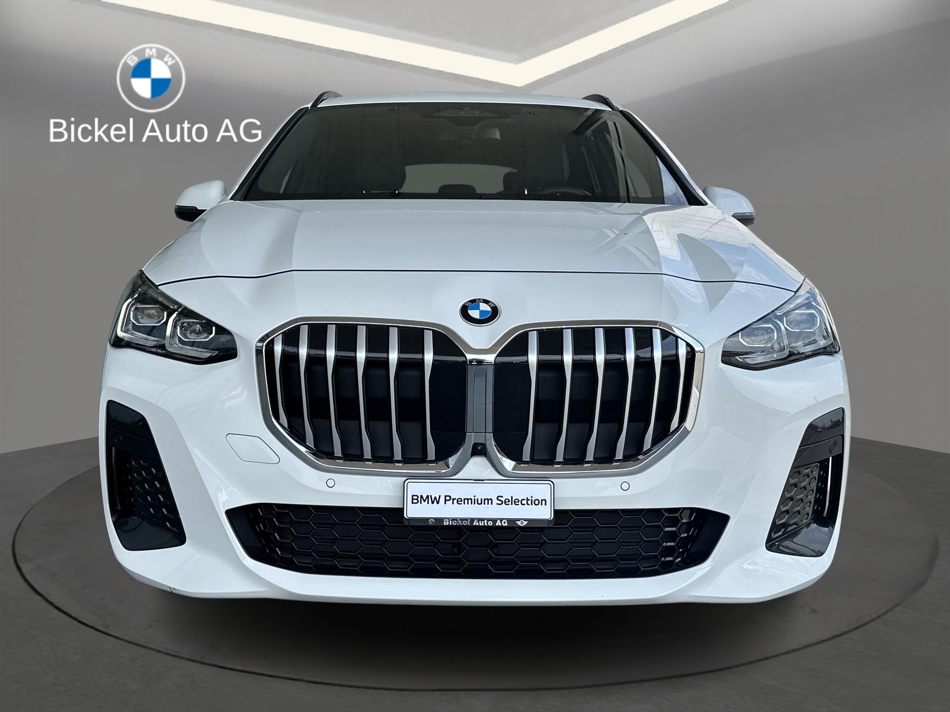 BMW 218d M Sport-showroom-element-2