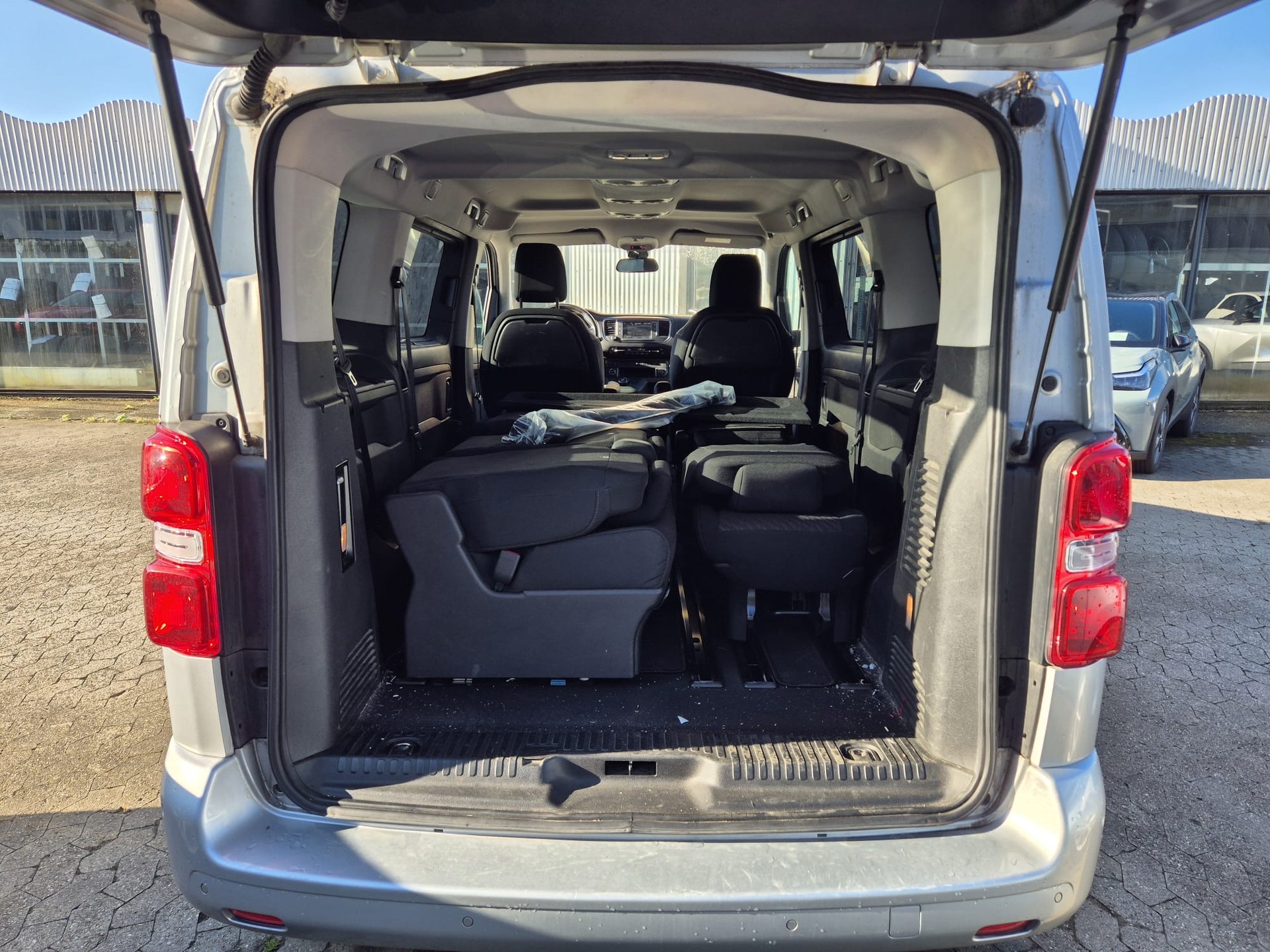 TOYOTA Proace Verso 2.0 D-4D Automatic-image-6
