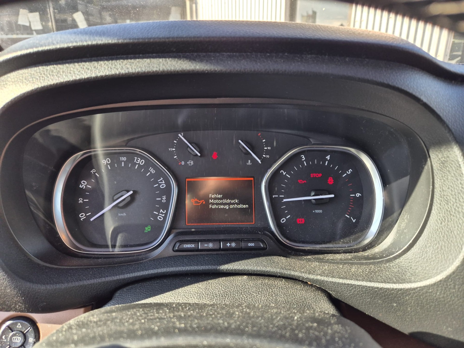 TOYOTA Proace Verso 2.0 D-4D Automatic-image-12