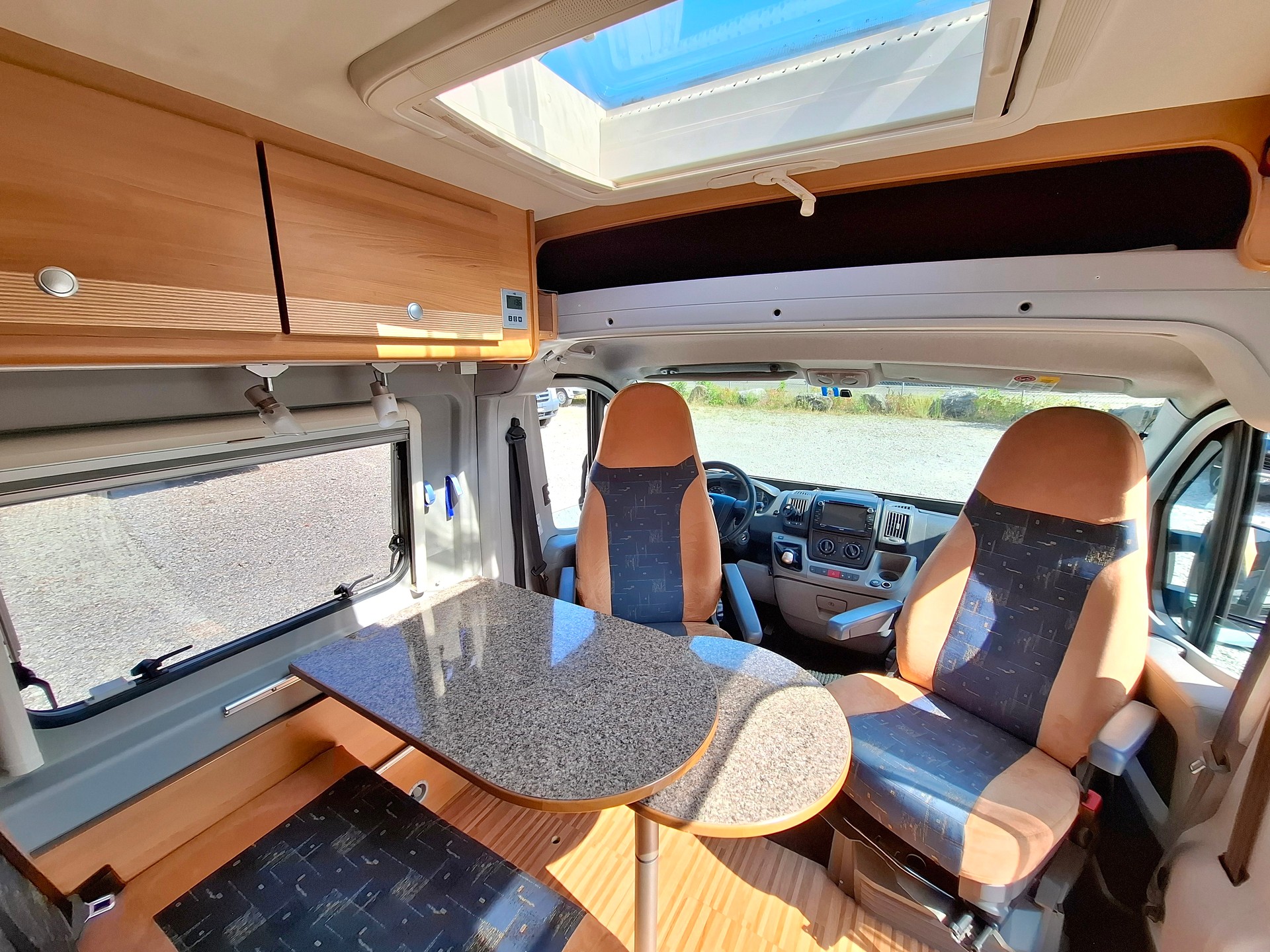 PÖSSL Roadcruiser 640 - AUTOMAT! Längsbett, Solar, Navi, RFK-image-10