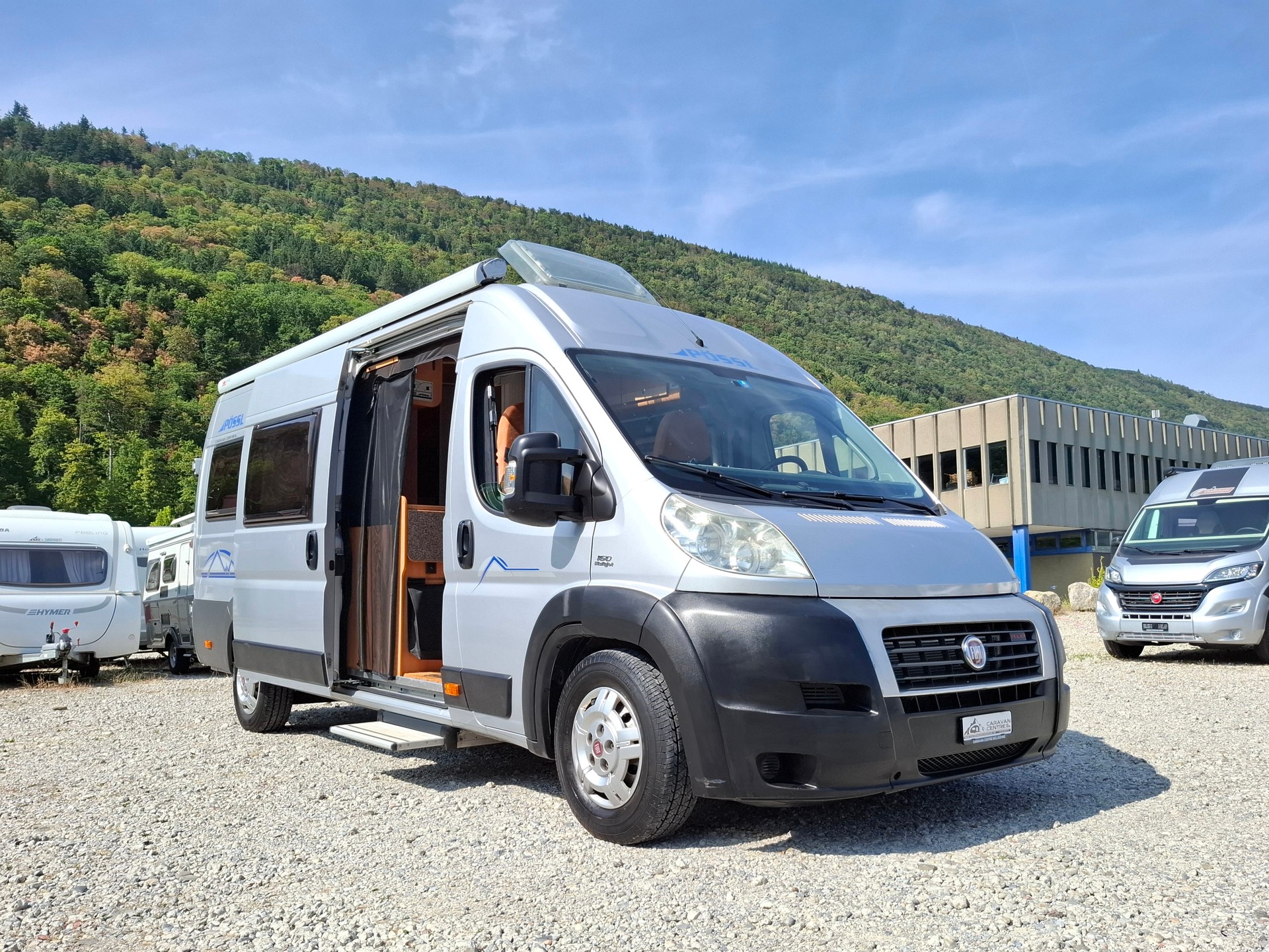 PÖSSL Roadcruiser 640 - AUTOMAT! Längsbett, Solar, Navi, RFK