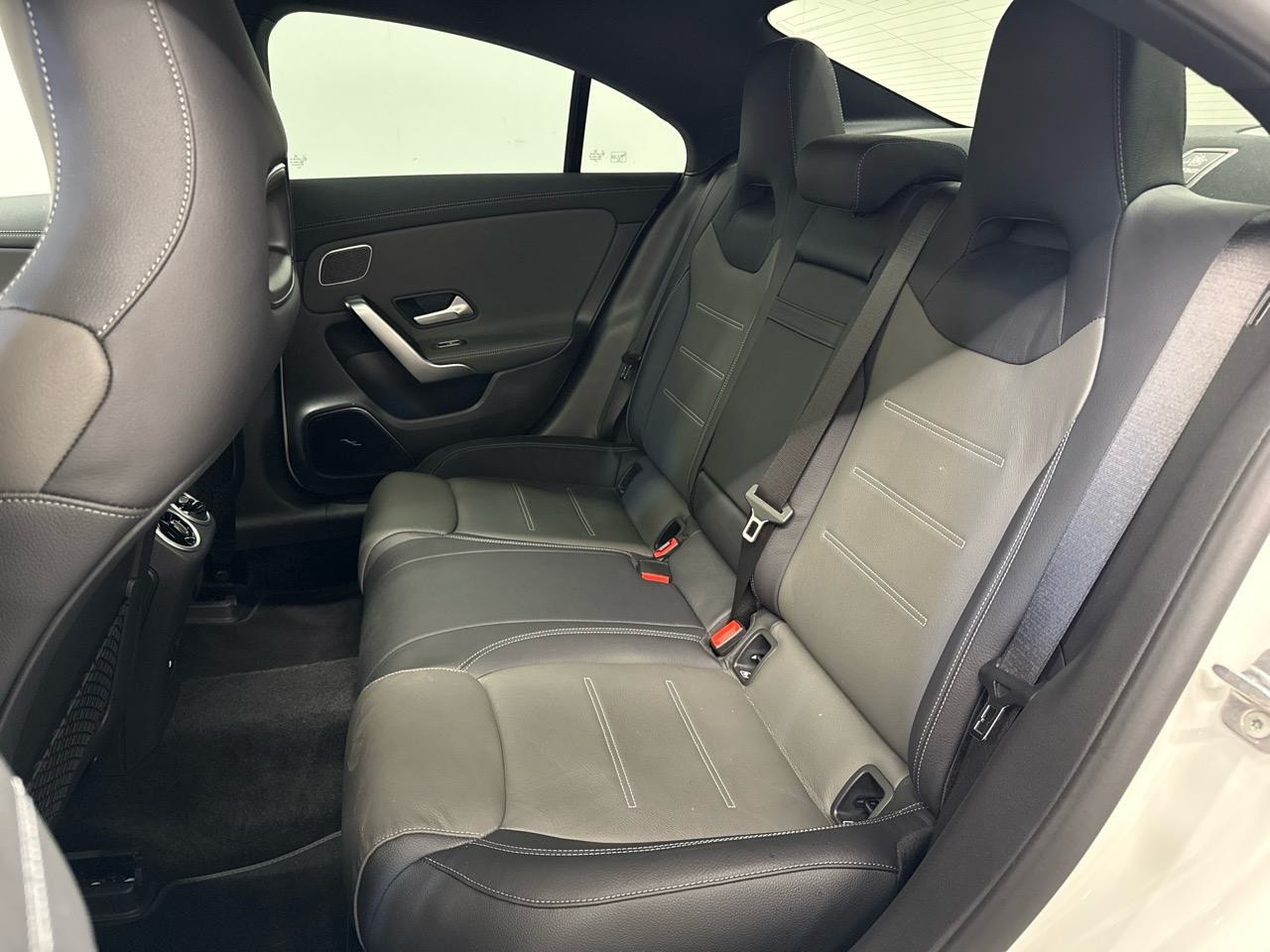 MERCEDES-BENZ CLA 200 AMG DCT-image-9