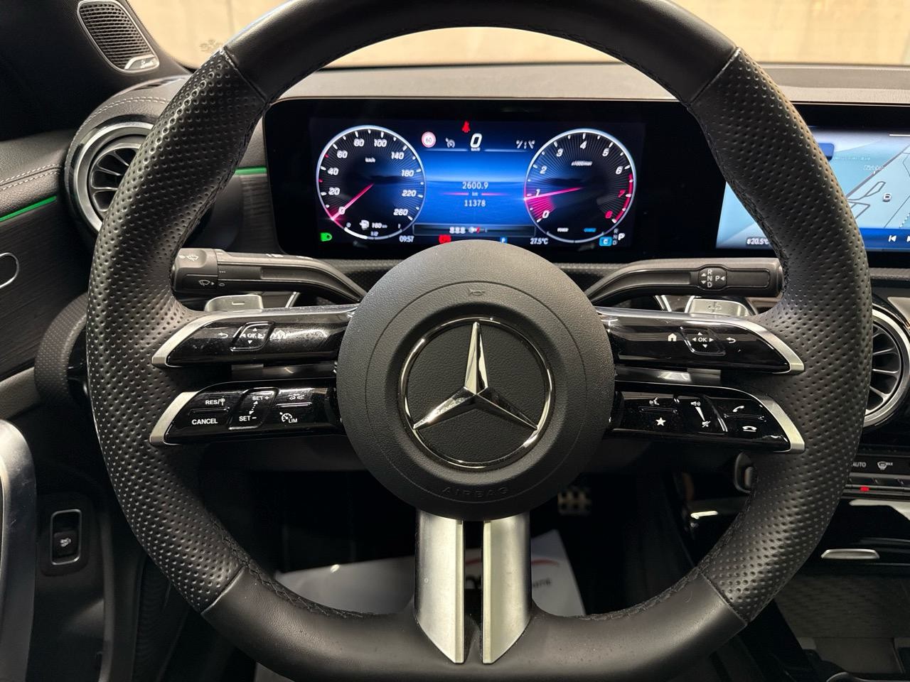 MERCEDES-BENZ CLA 200 AMG DCT-image-12