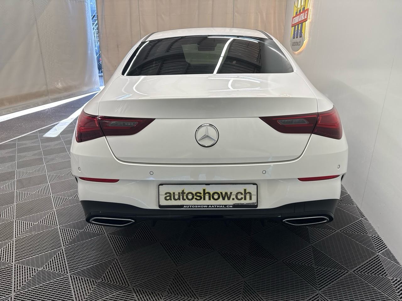MERCEDES-BENZ CLA 200 AMG DCT-image-14