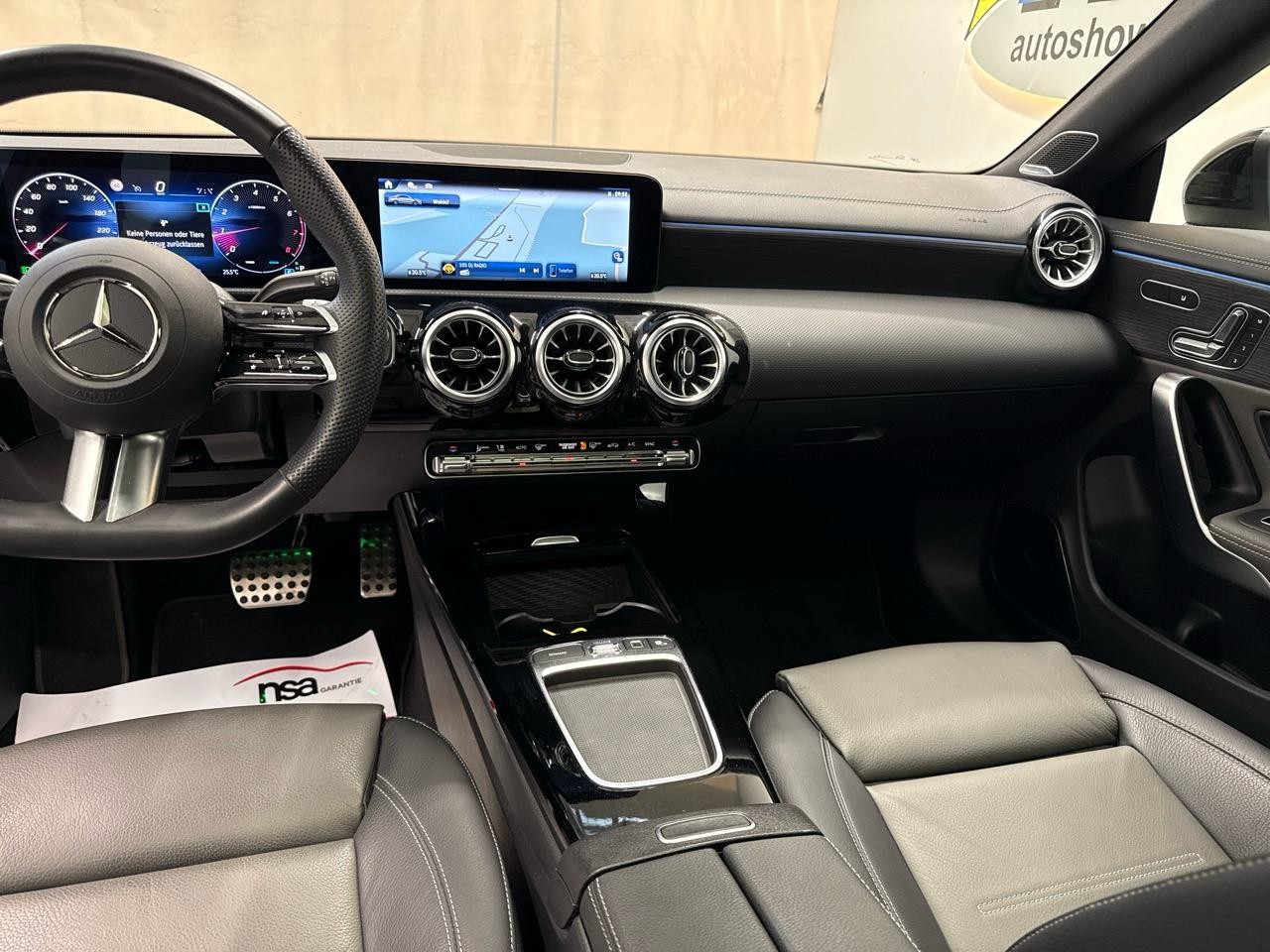 MERCEDES-BENZ CLA 200 AMG DCT-image-10