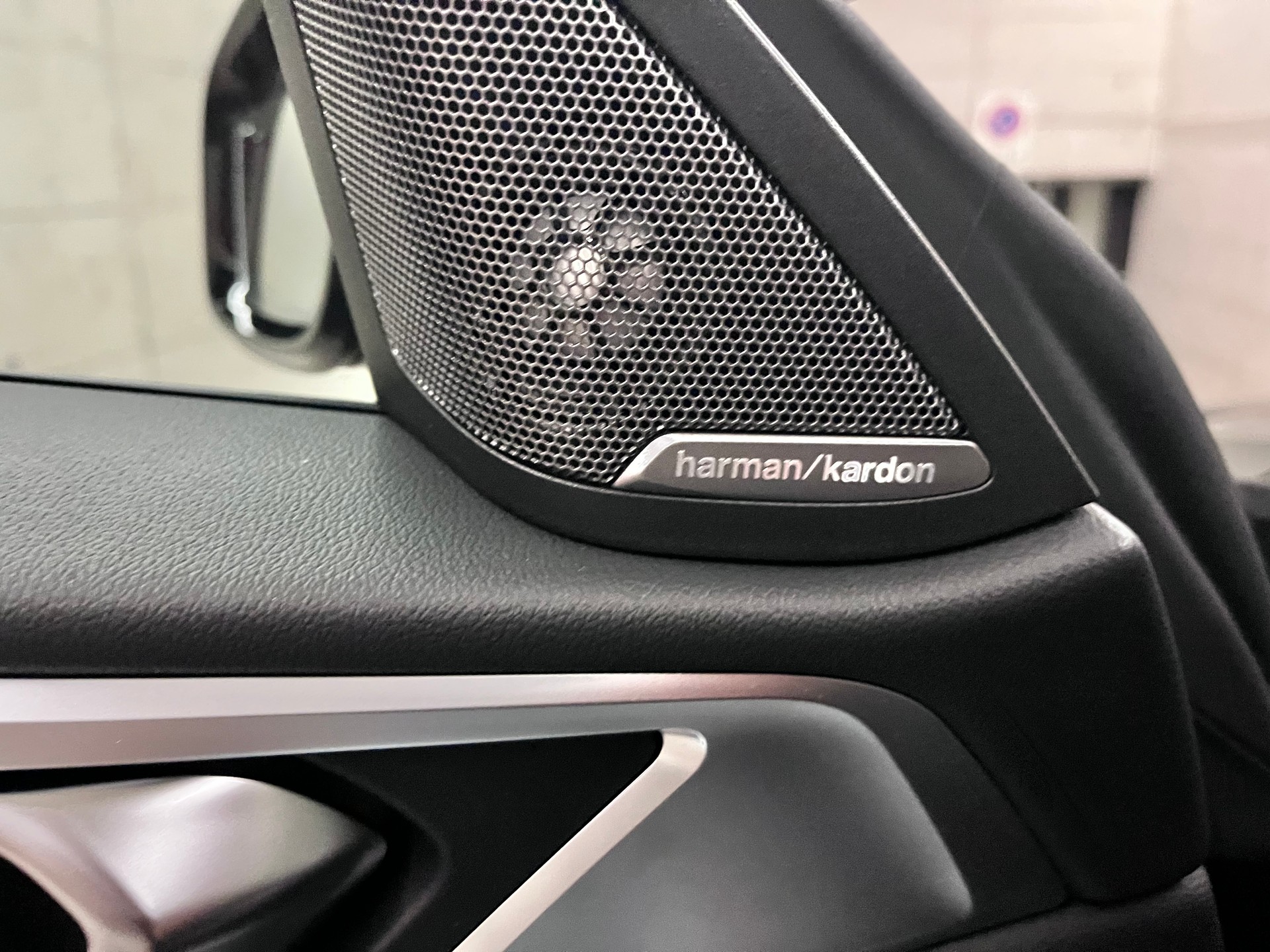 BMW M60 xDrive Gran Coupé-image-12