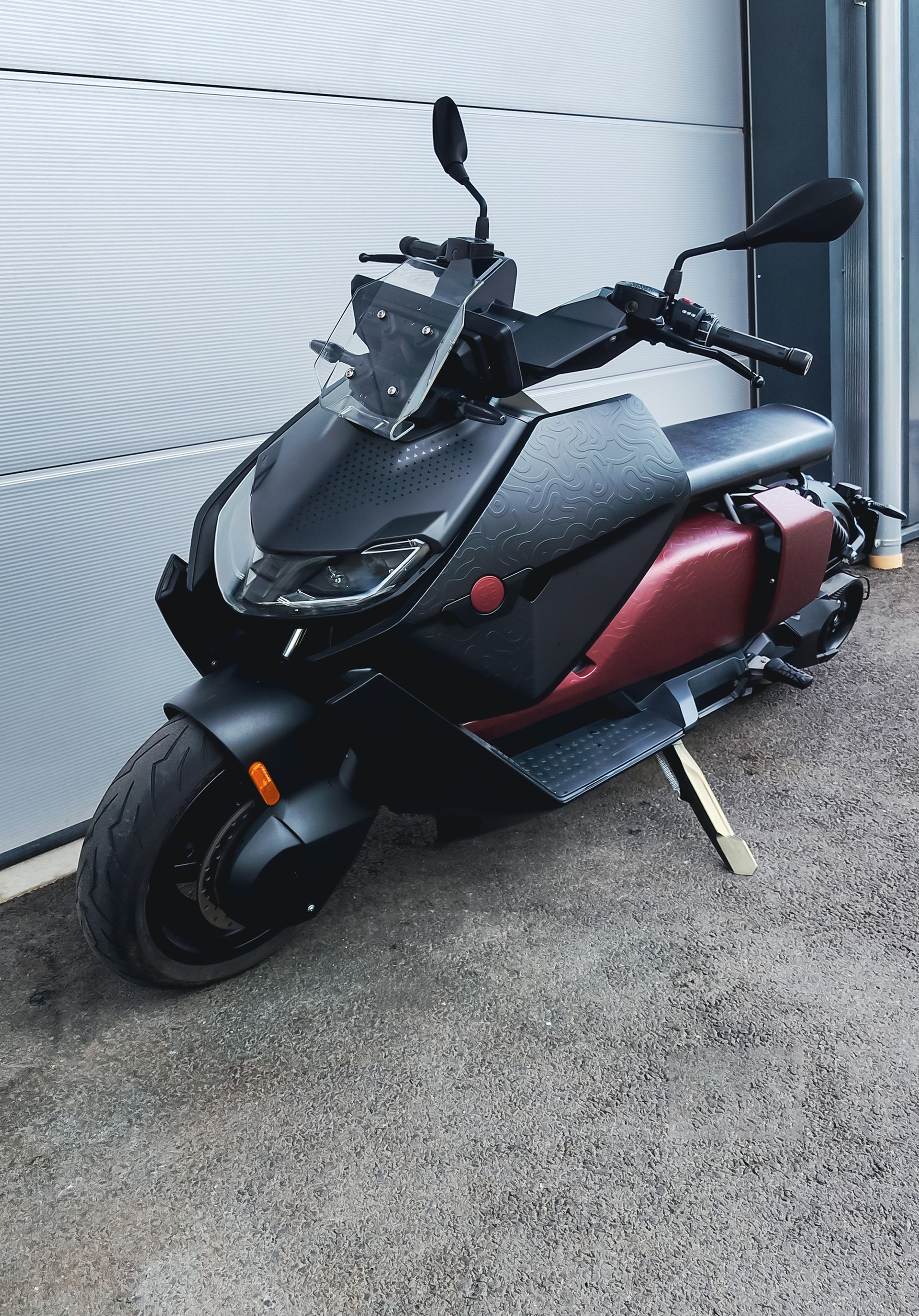 BMW CE 04-image-1