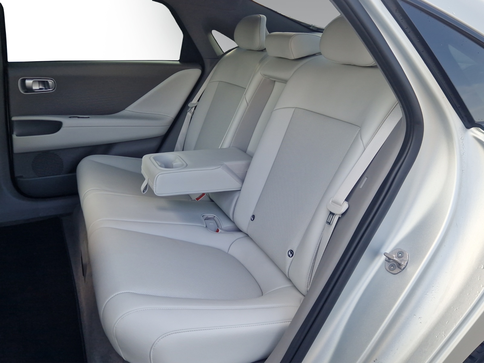 HYUNDAI Ioniq 6 77kWh Launch 4WD-image-10