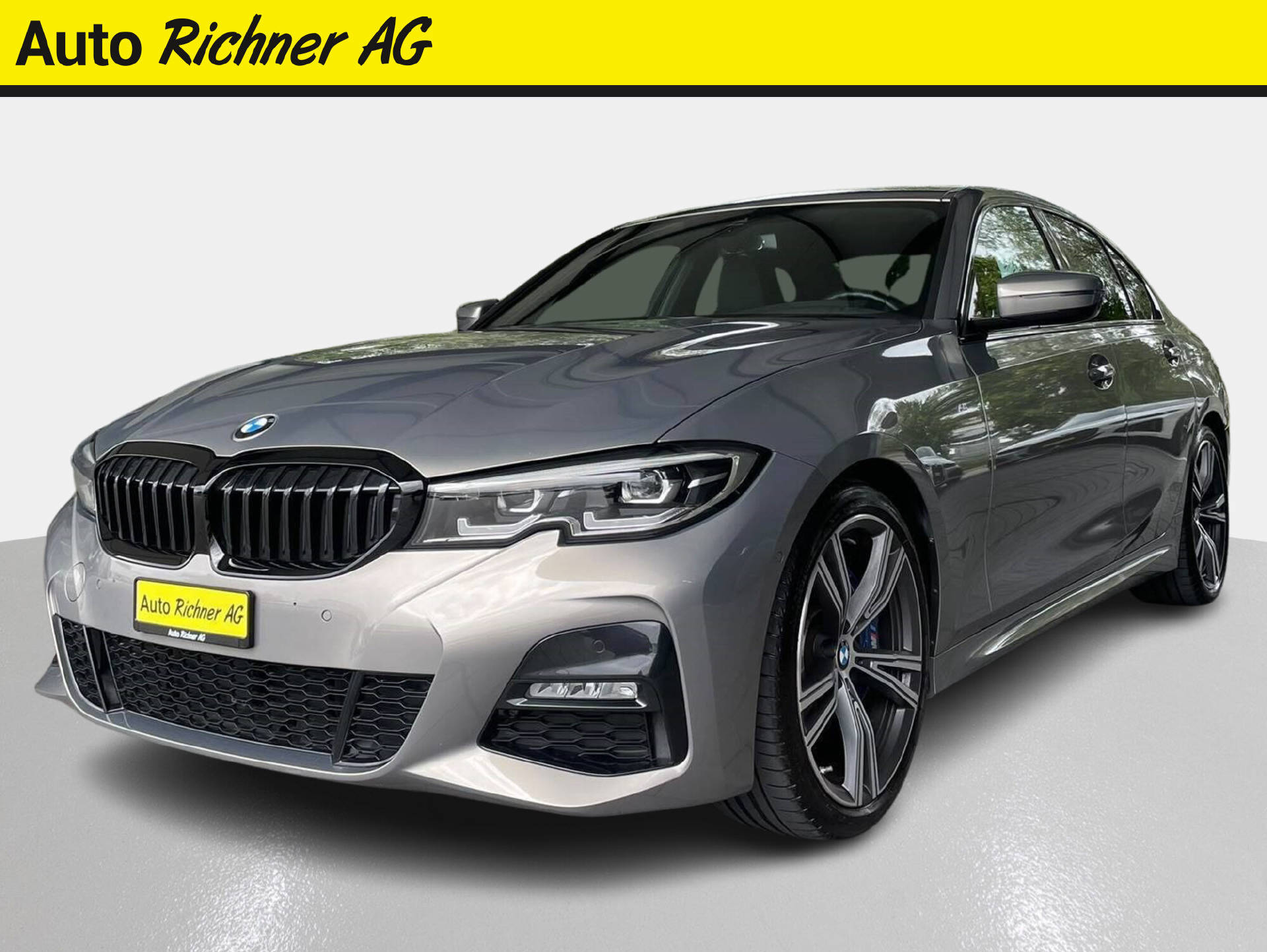 BMW 330i SAG-showroom-element-1