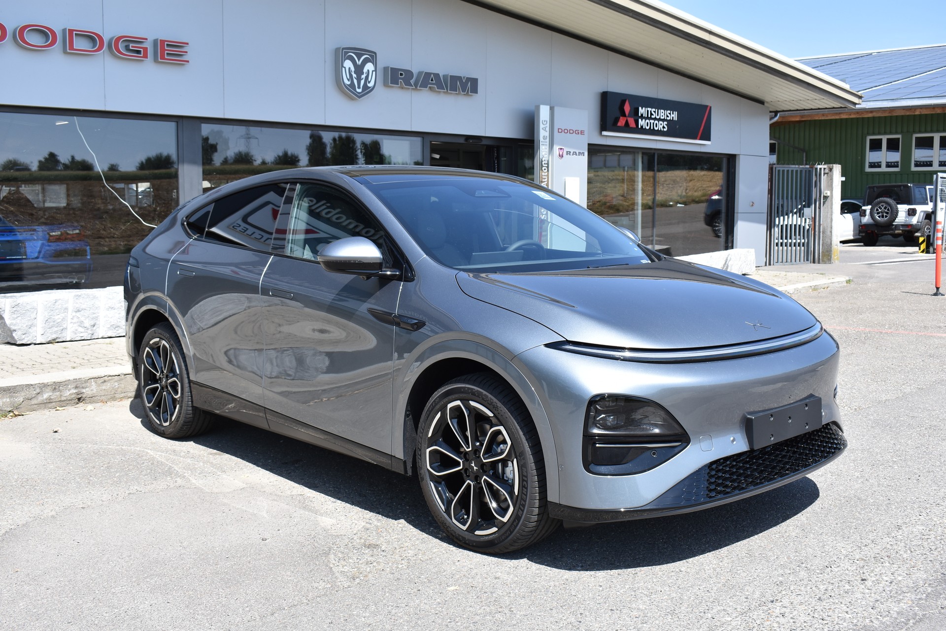 XPENG G6 80kWh Performance AWD-image-1