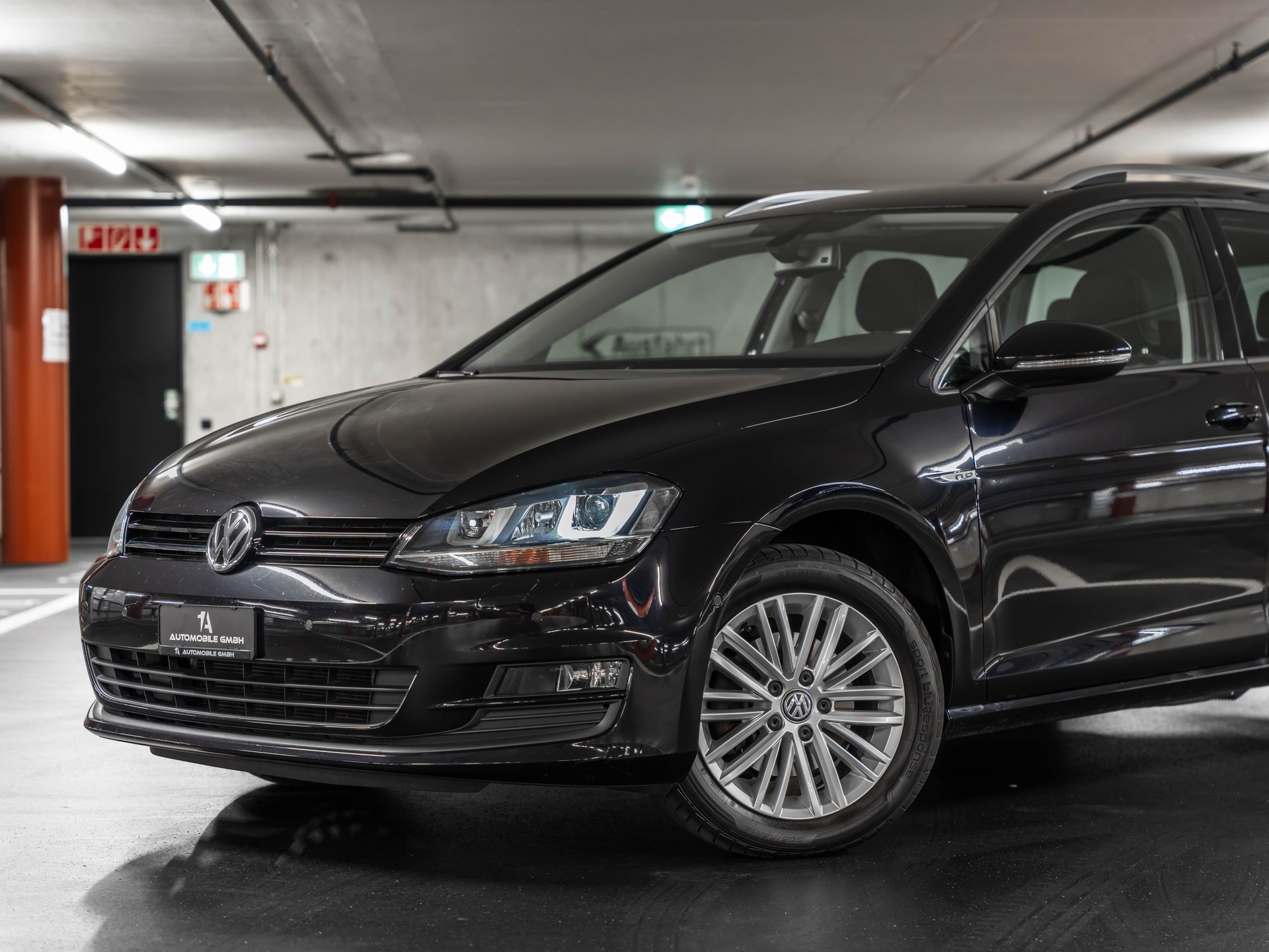 VW Golf Variant 2.0 TDI Cup 4Motion-showroom-element-1