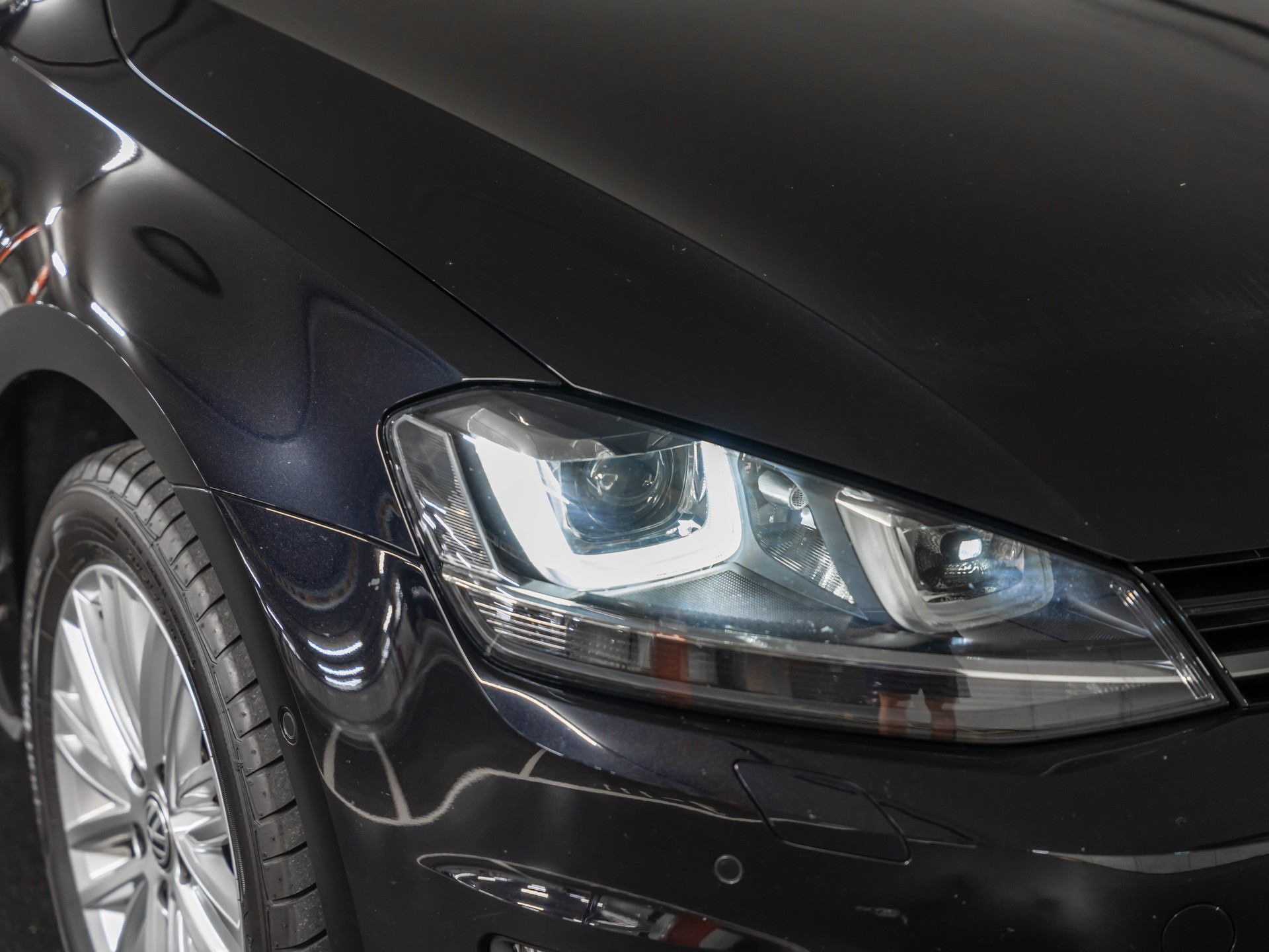 VW Golf Variant 2.0 TDI Cup 4Motion-image-13