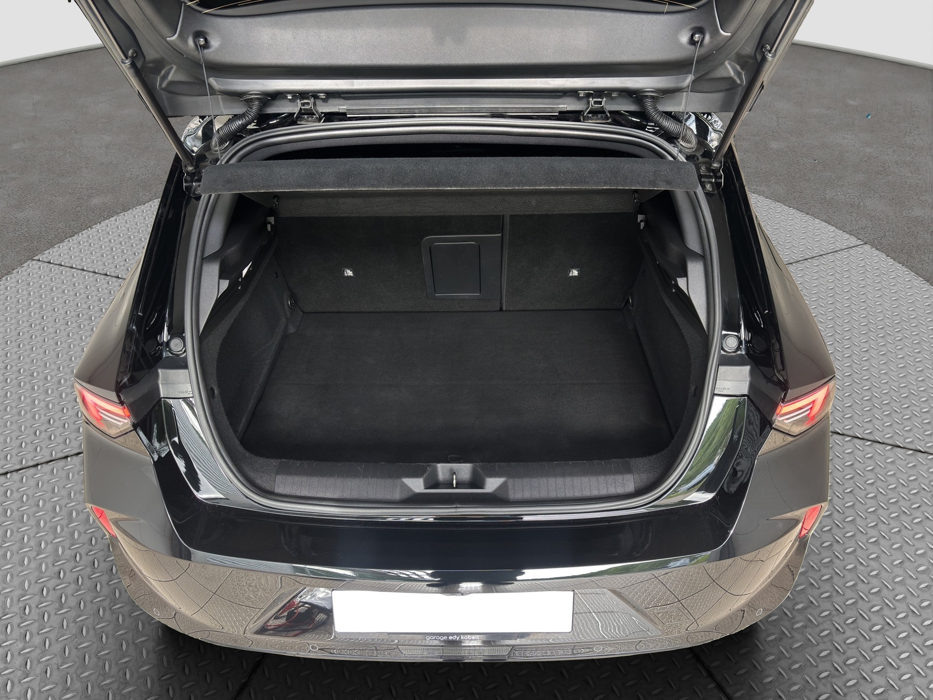 OPEL Astra 1.6 PHEV Turbo Ultimate-image-17
