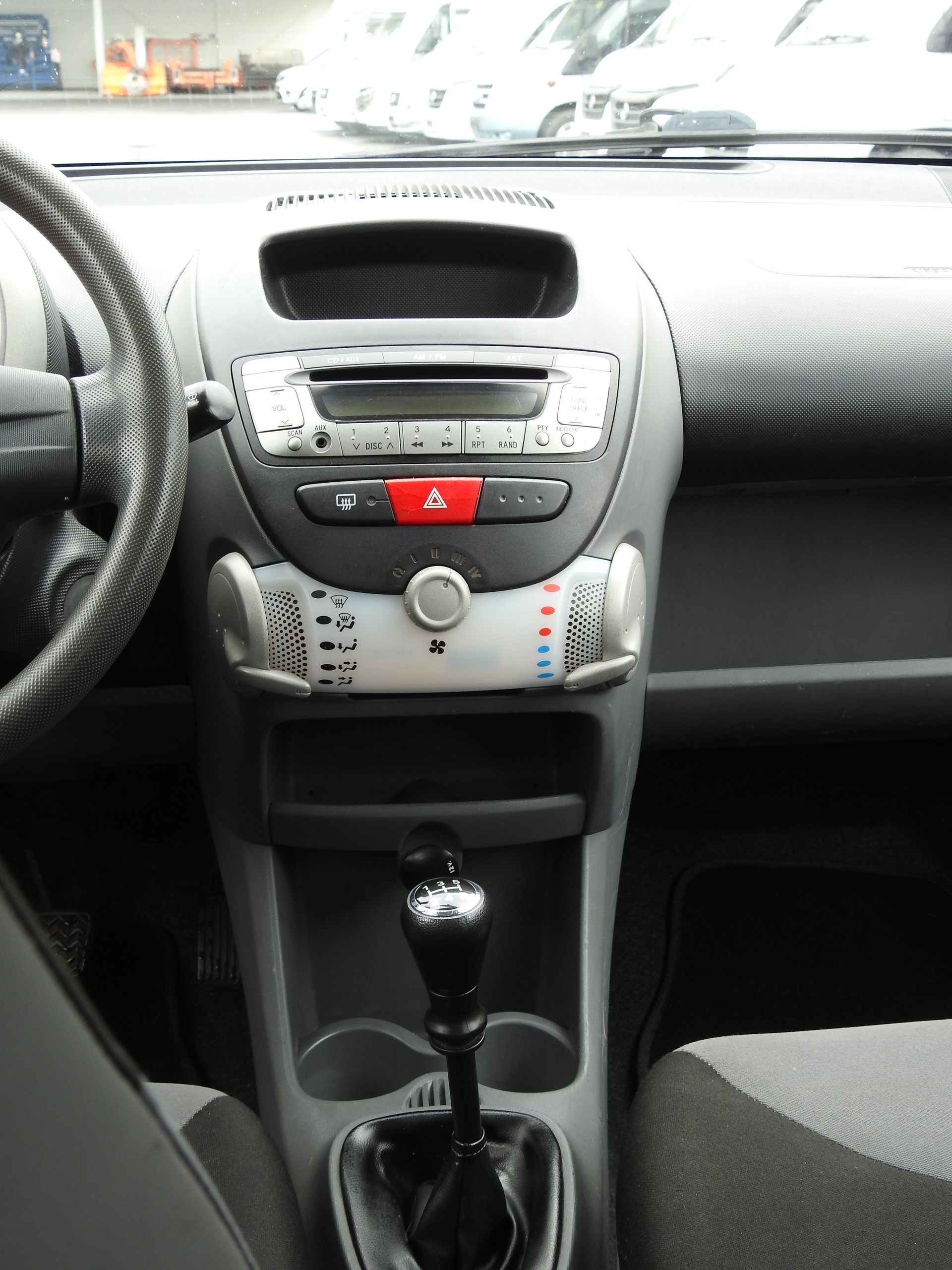 CITROEN C1 1.0i Edition-image-16