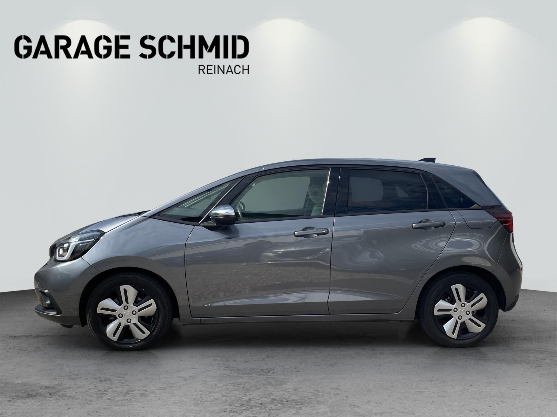 HONDA Jazz 1.5 i-MMD Executive-showroom-element-3