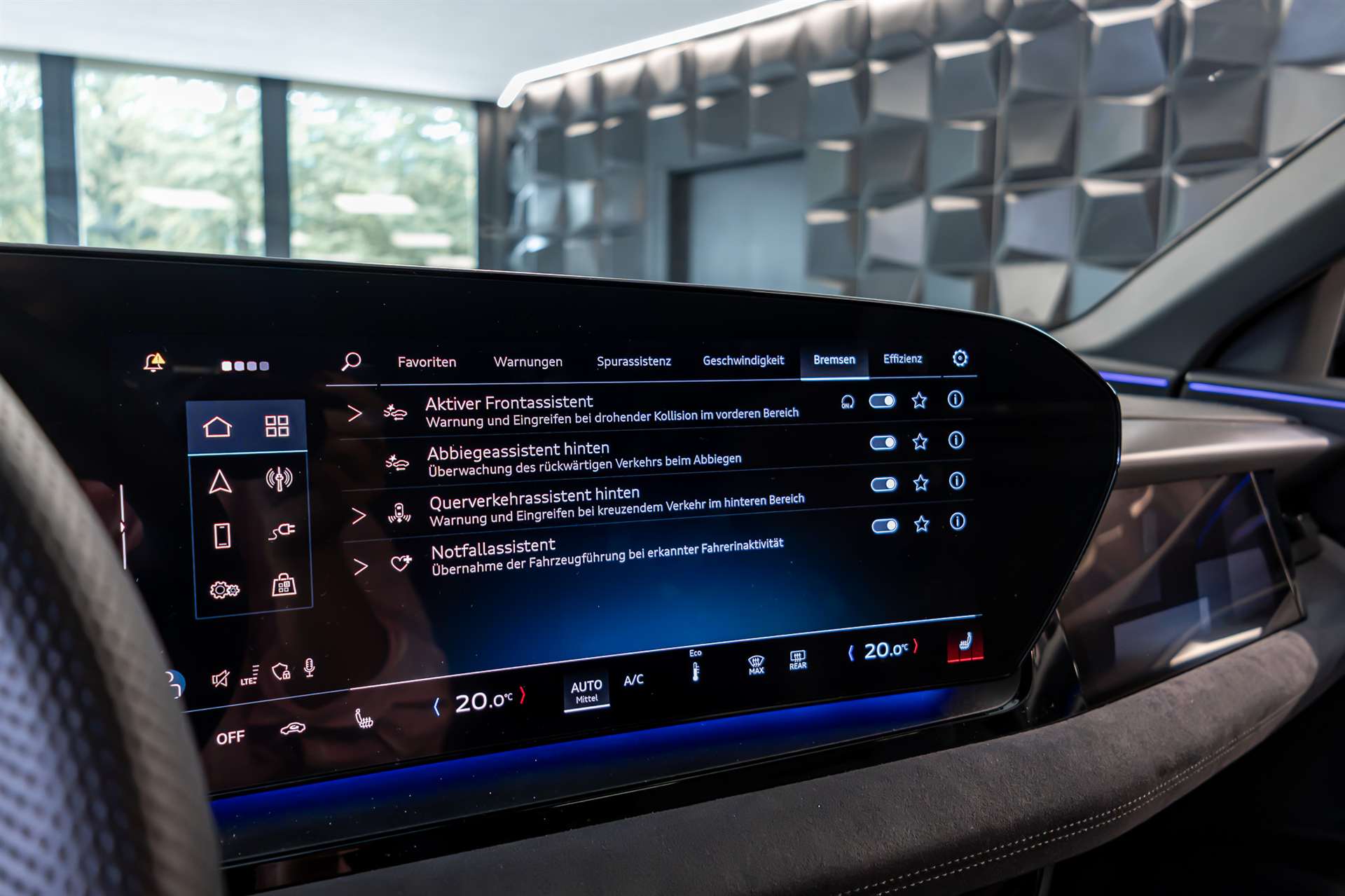 AUDI Q6 e-tron quattro S-Line-image-22