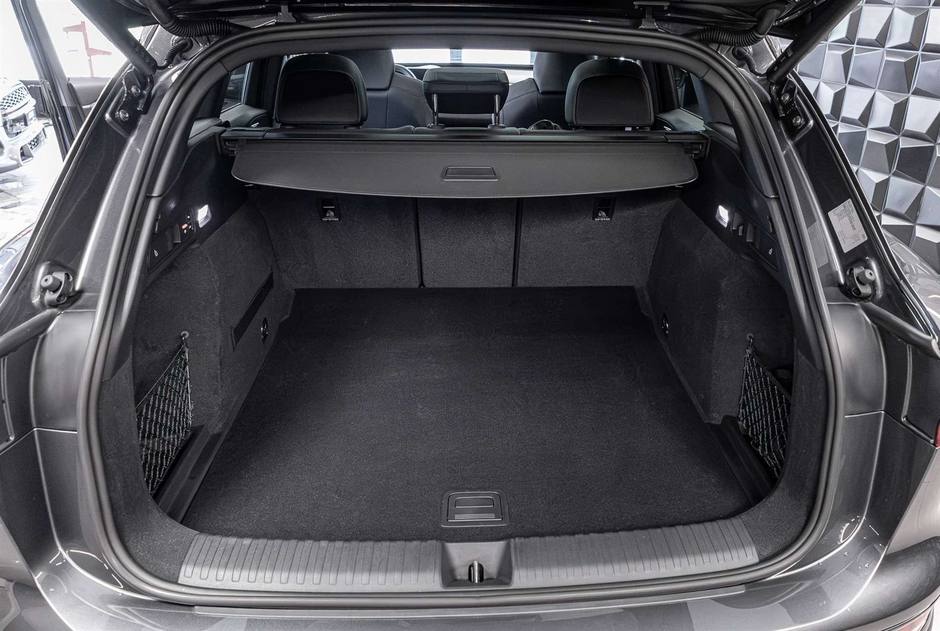 AUDI Q6 e-tron quattro S-Line-image-29
