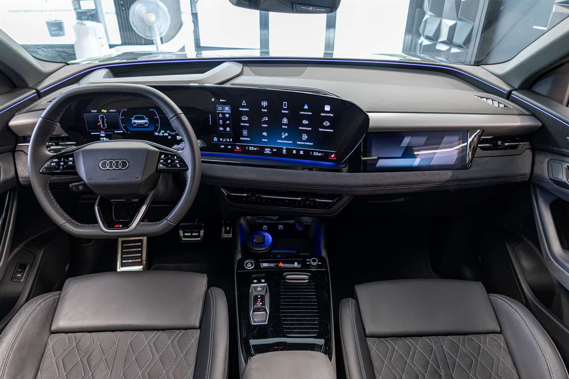 AUDI Q6 e-tron quattro S-Line-image-8