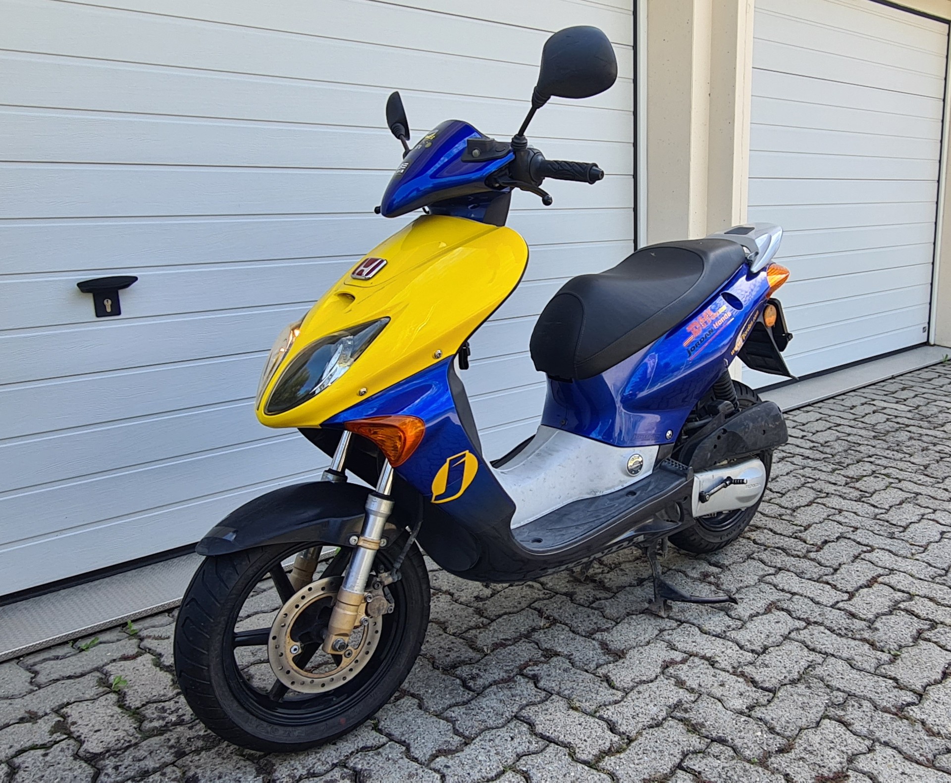HONDA SZX 50 S Replica Rossi-image-2